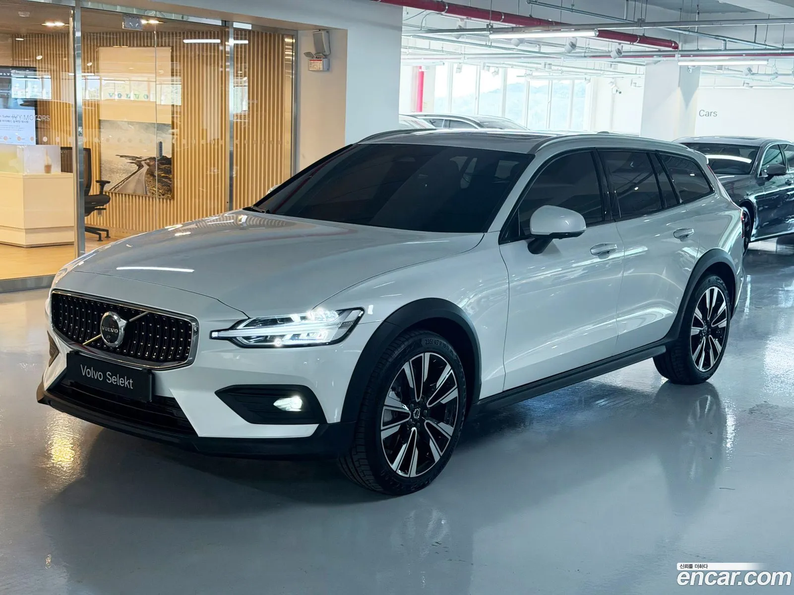 Volvo V60 Cross Country 2025 — 20