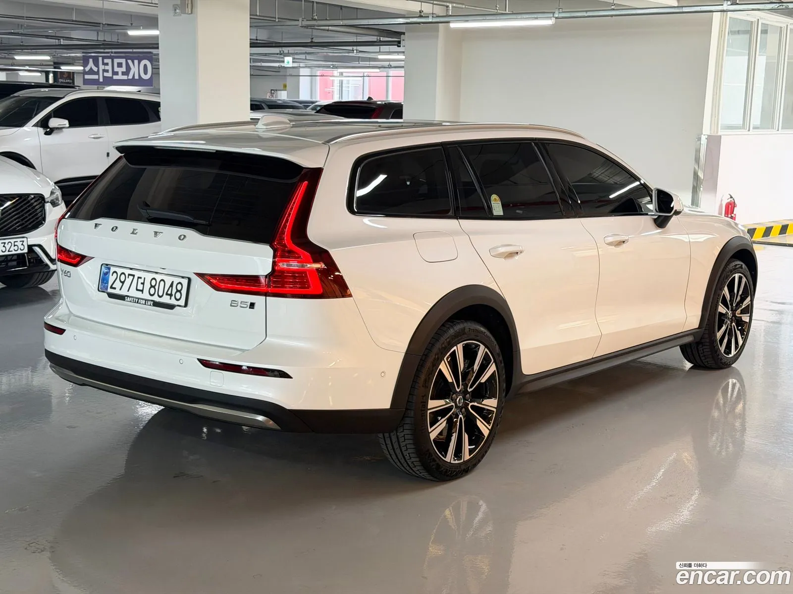 Volvo V60 Cross Country 2025 — 11
