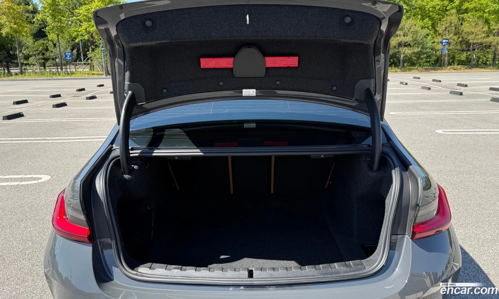 BMW 3 Series 2025 — 8