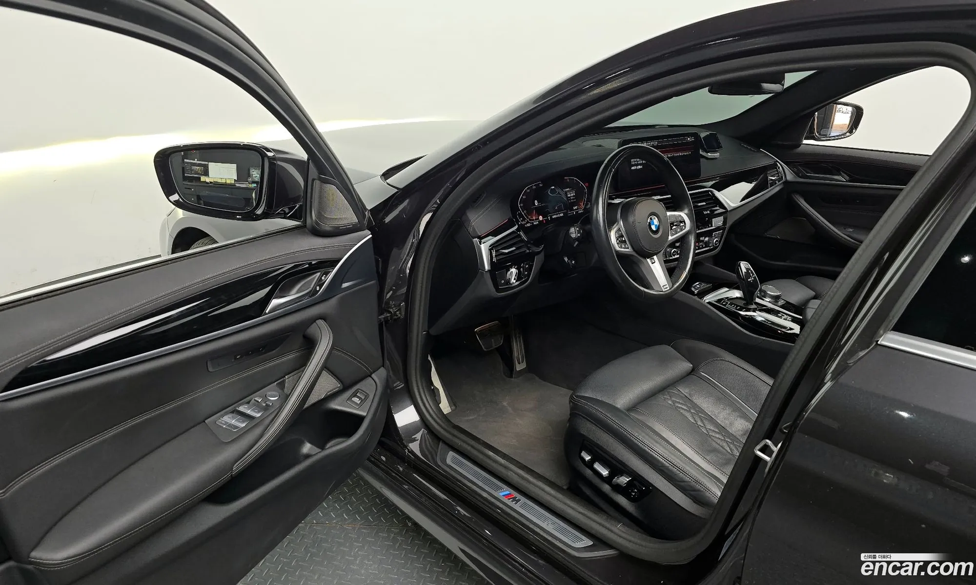 BMW 5 Series 2023 WBA71BH0XPCM06773 — 5