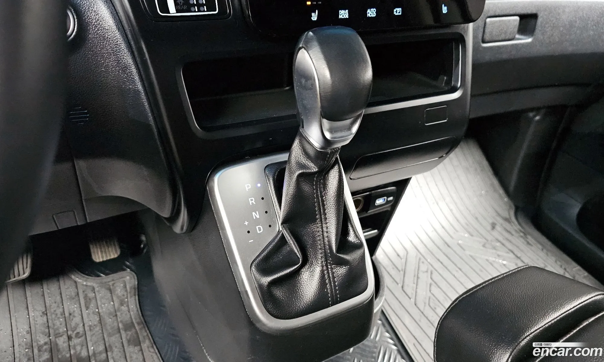 Hyundai Staria 2021 — 16