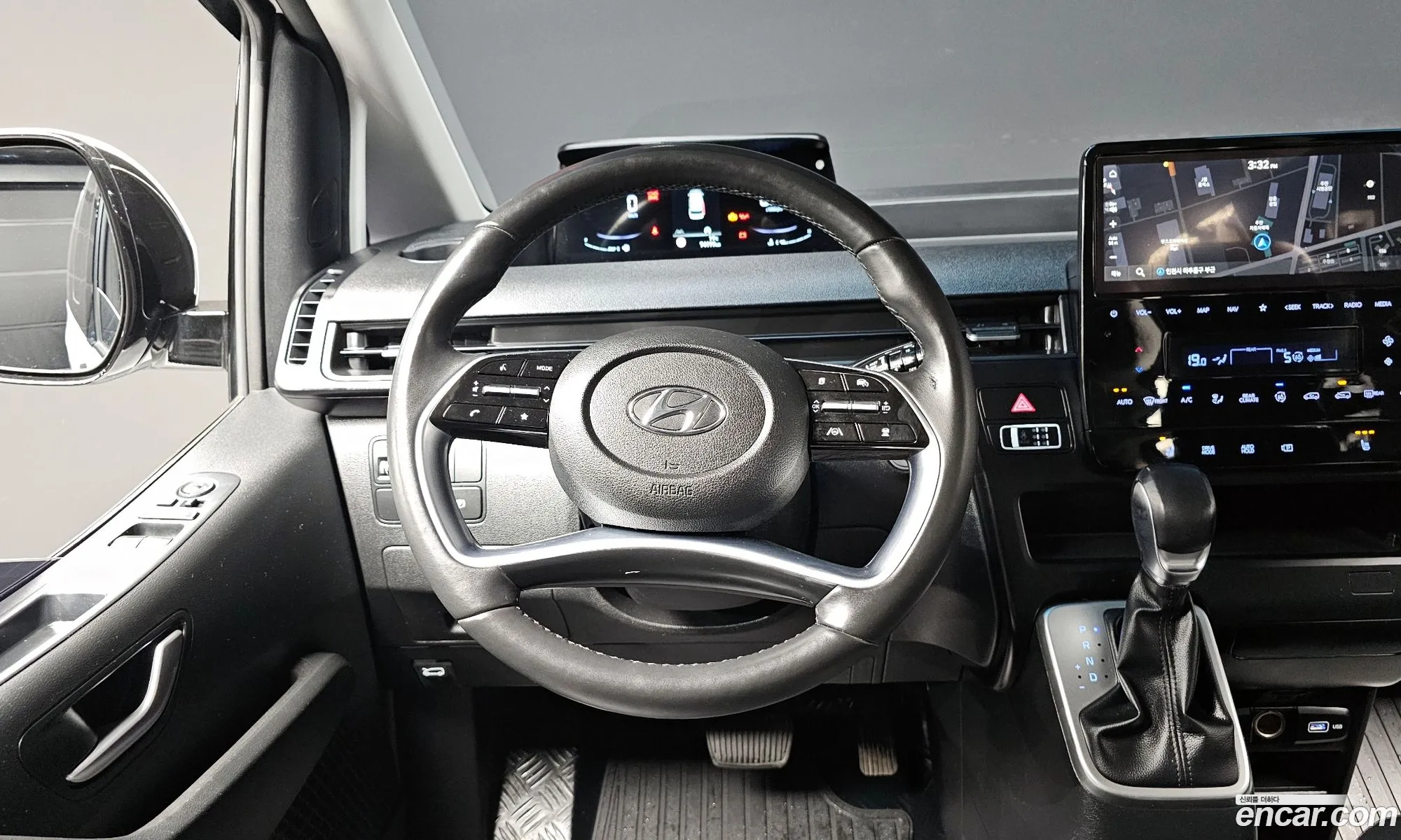 Hyundai Staria 2021 — 2
