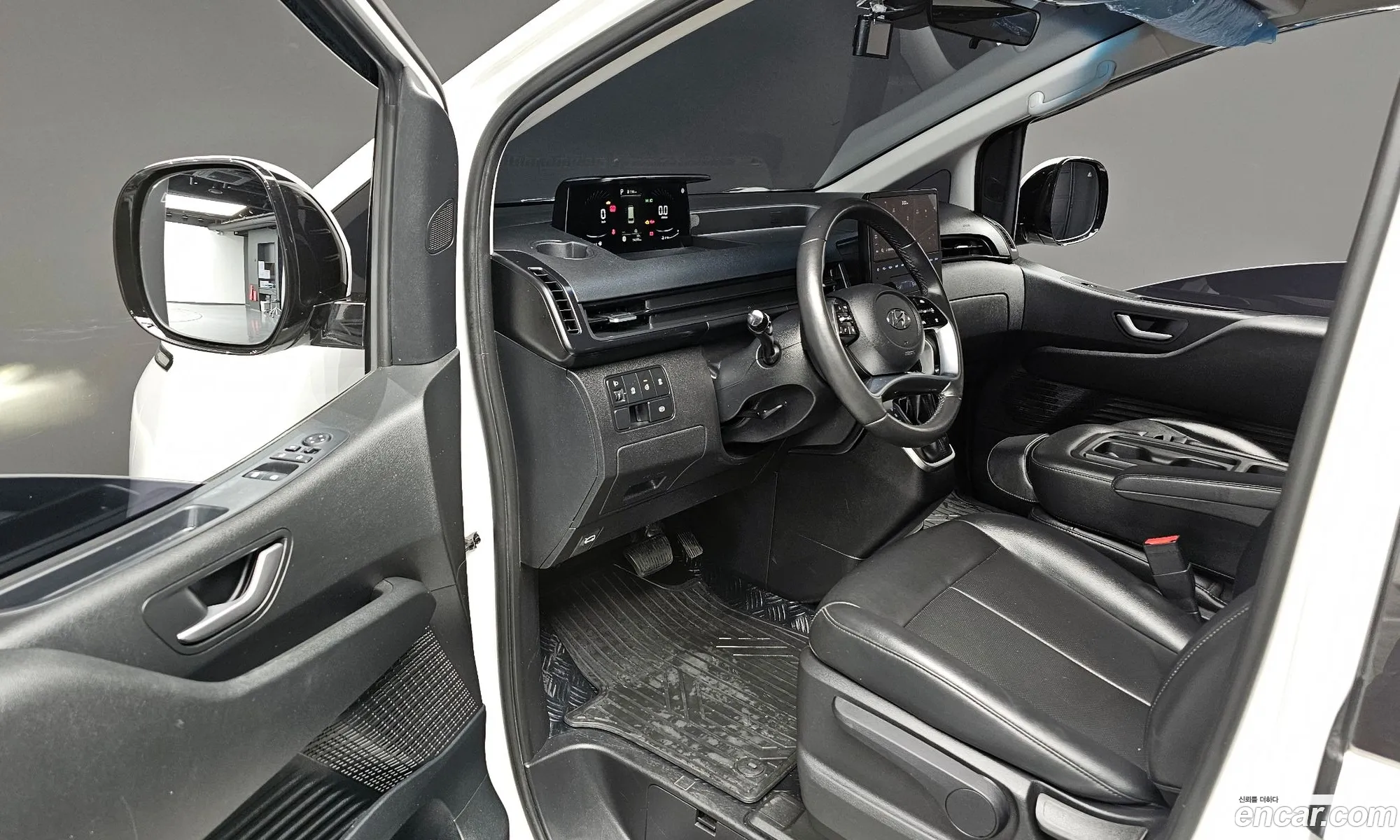 Hyundai Staria 2021 — 17