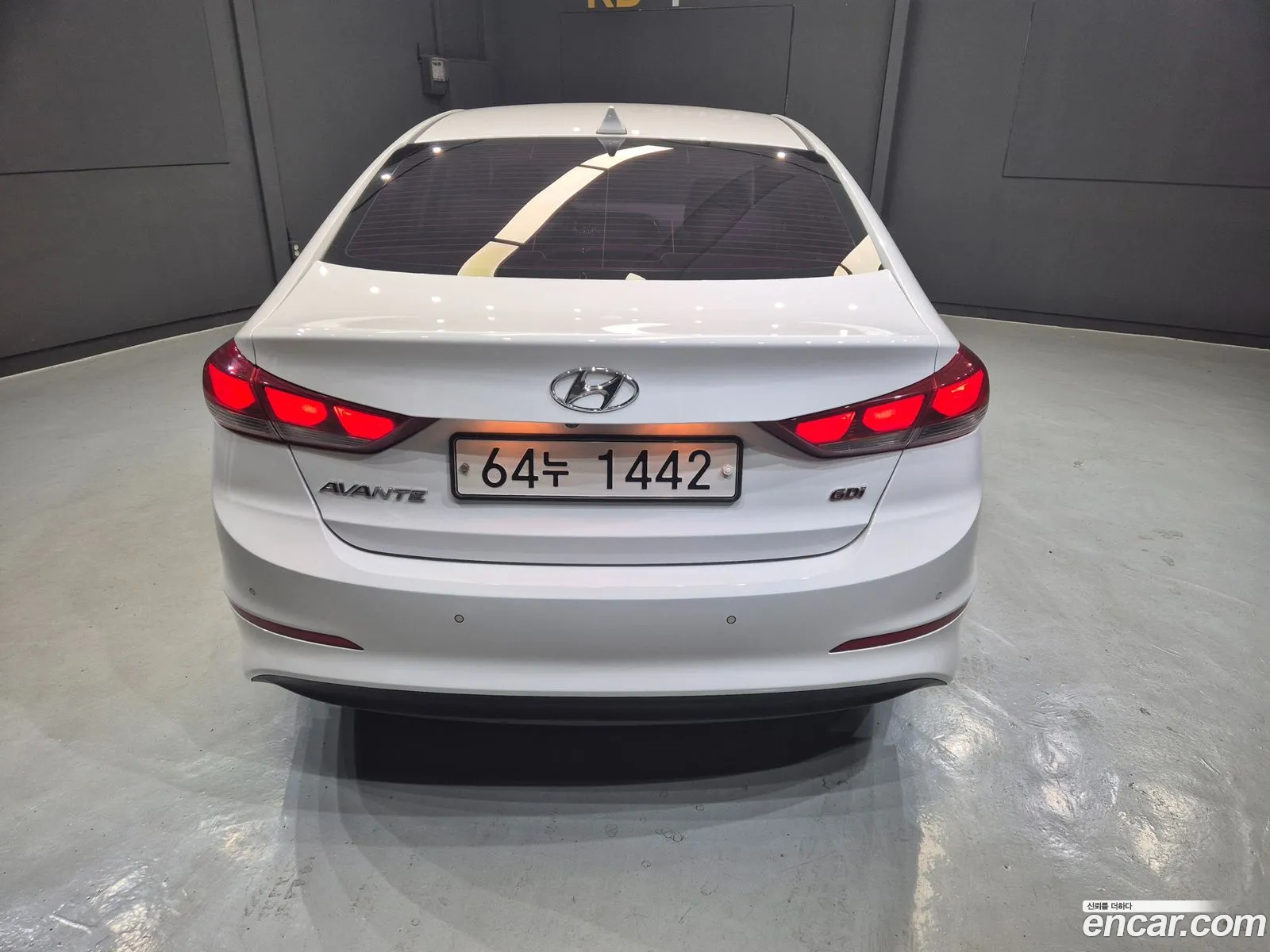 Hyundai Elantra AD 2016 — 20