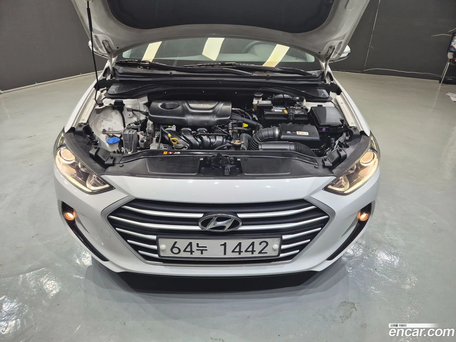 Hyundai Elantra AD 2016 — 4
