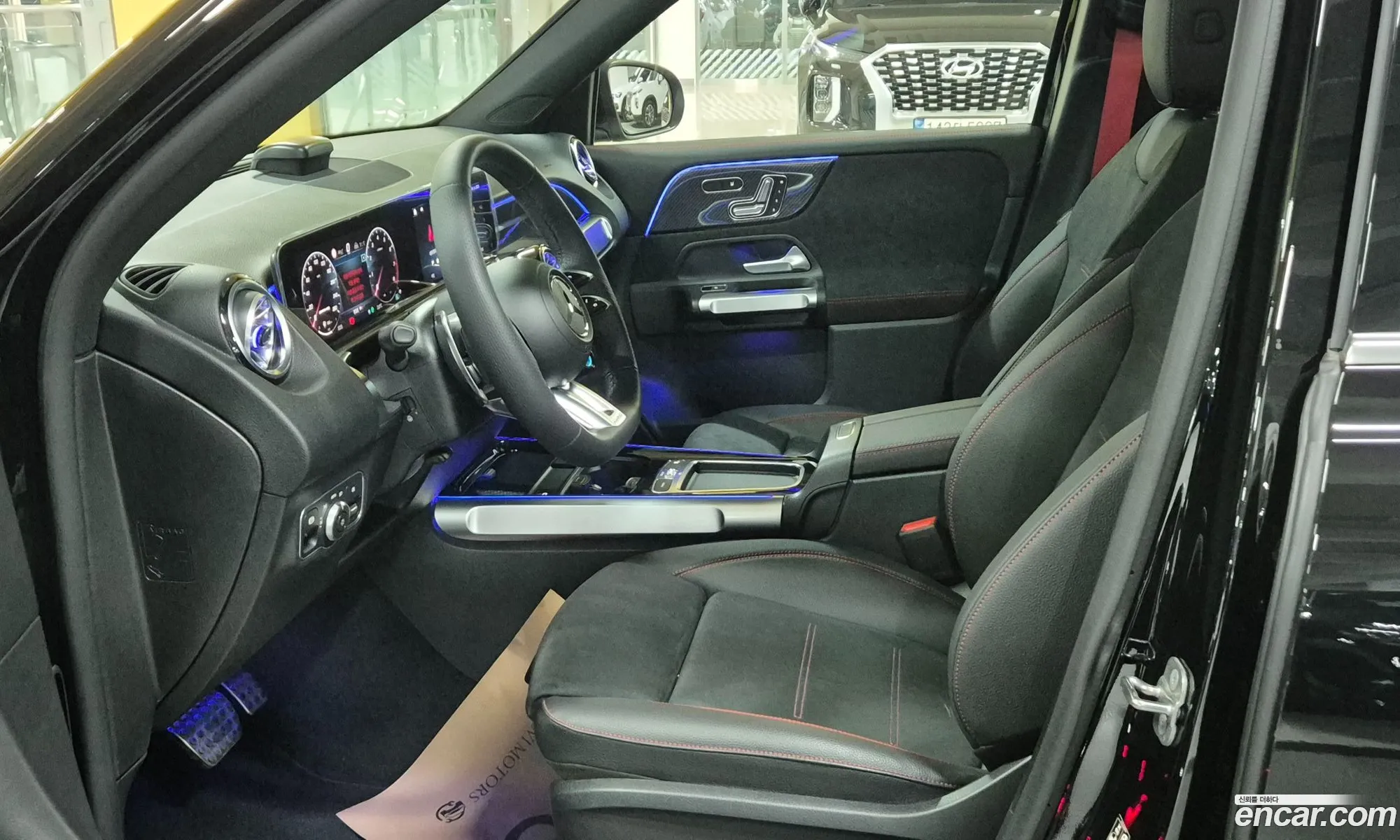 Mercedes-Benz GLB-Class X247 2025 — 17