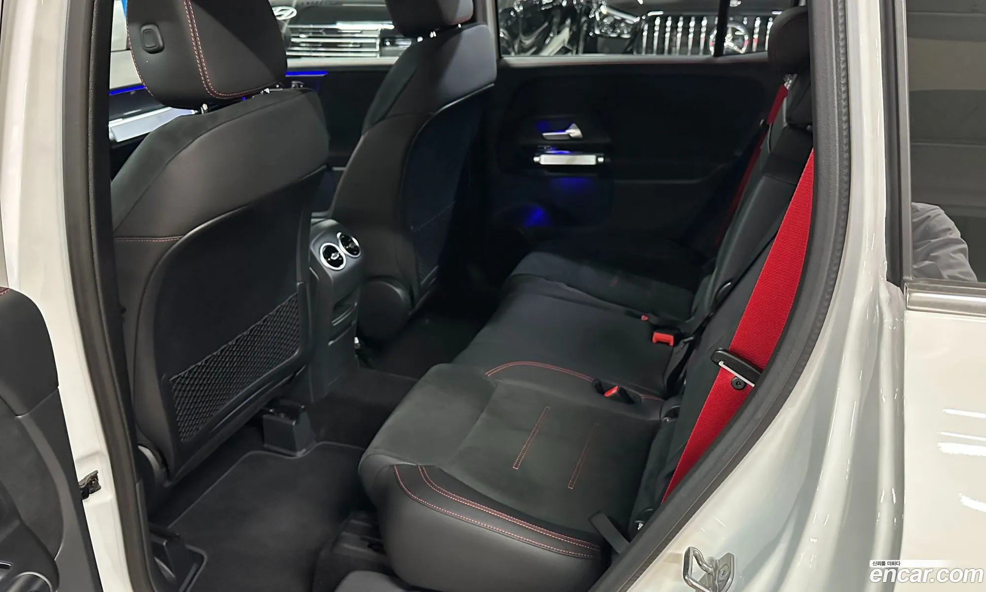 Mercedes-Benz GLB-Class X247 2025 — 10