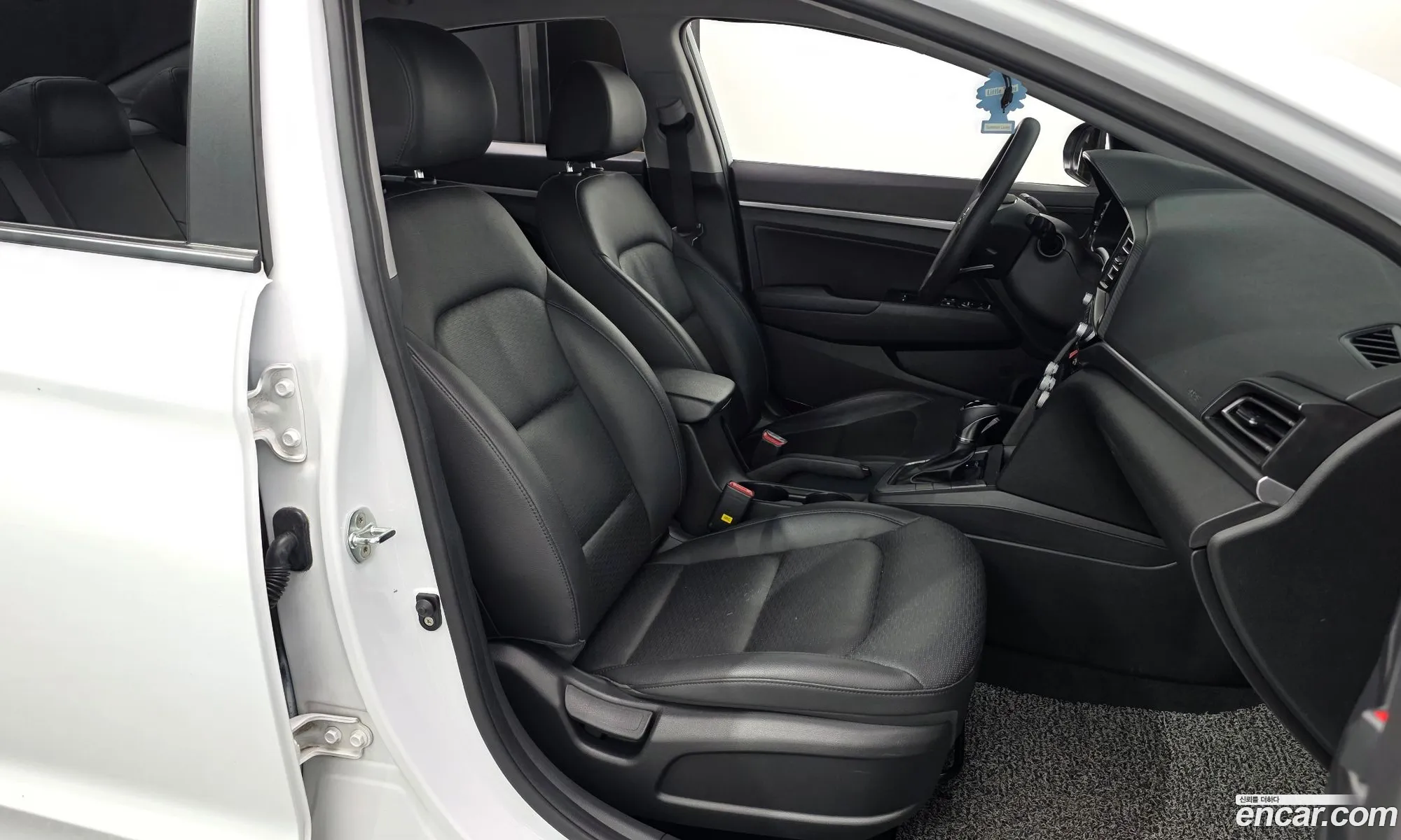Hyundai Elantra AD 2019 — 19