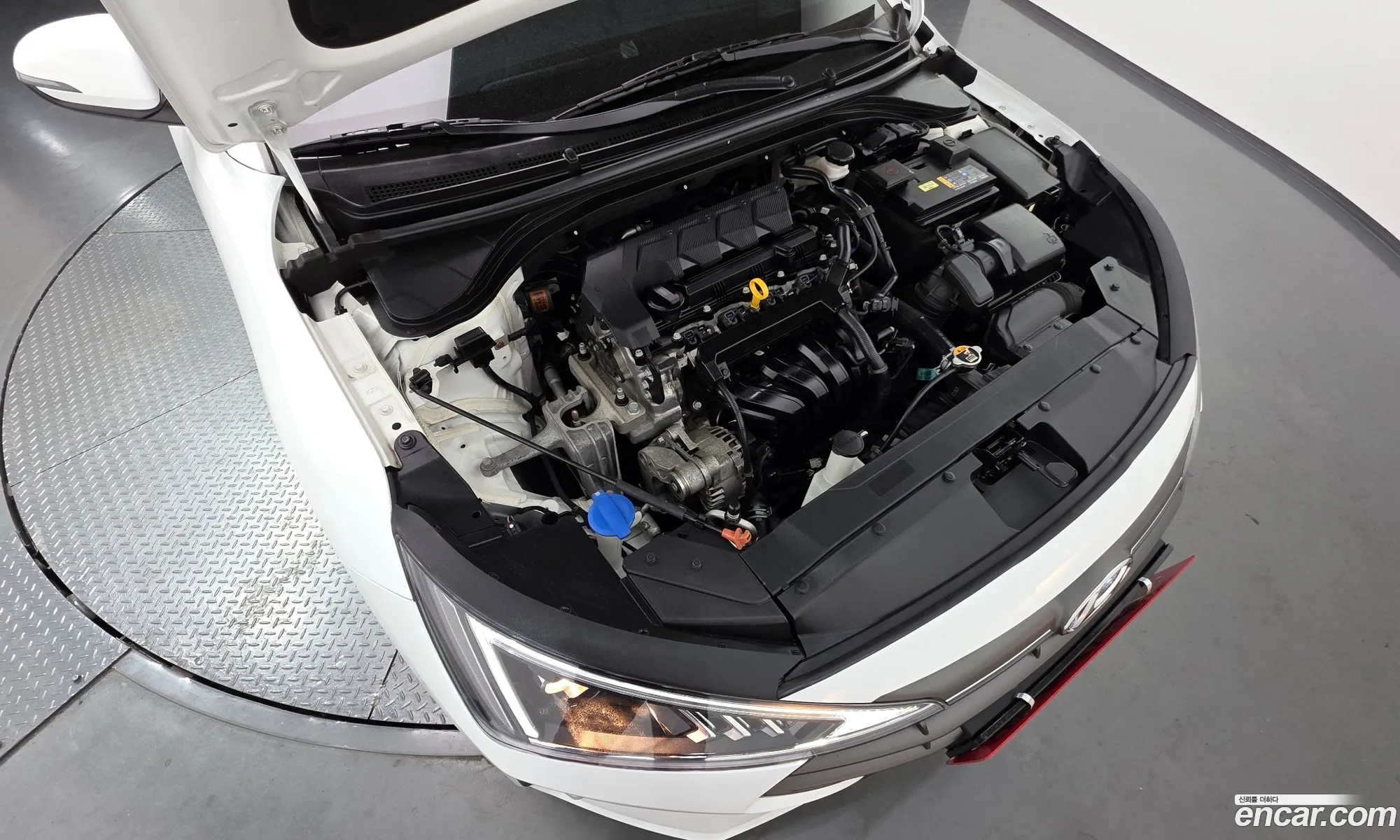 Hyundai Elantra AD 2019 — 15