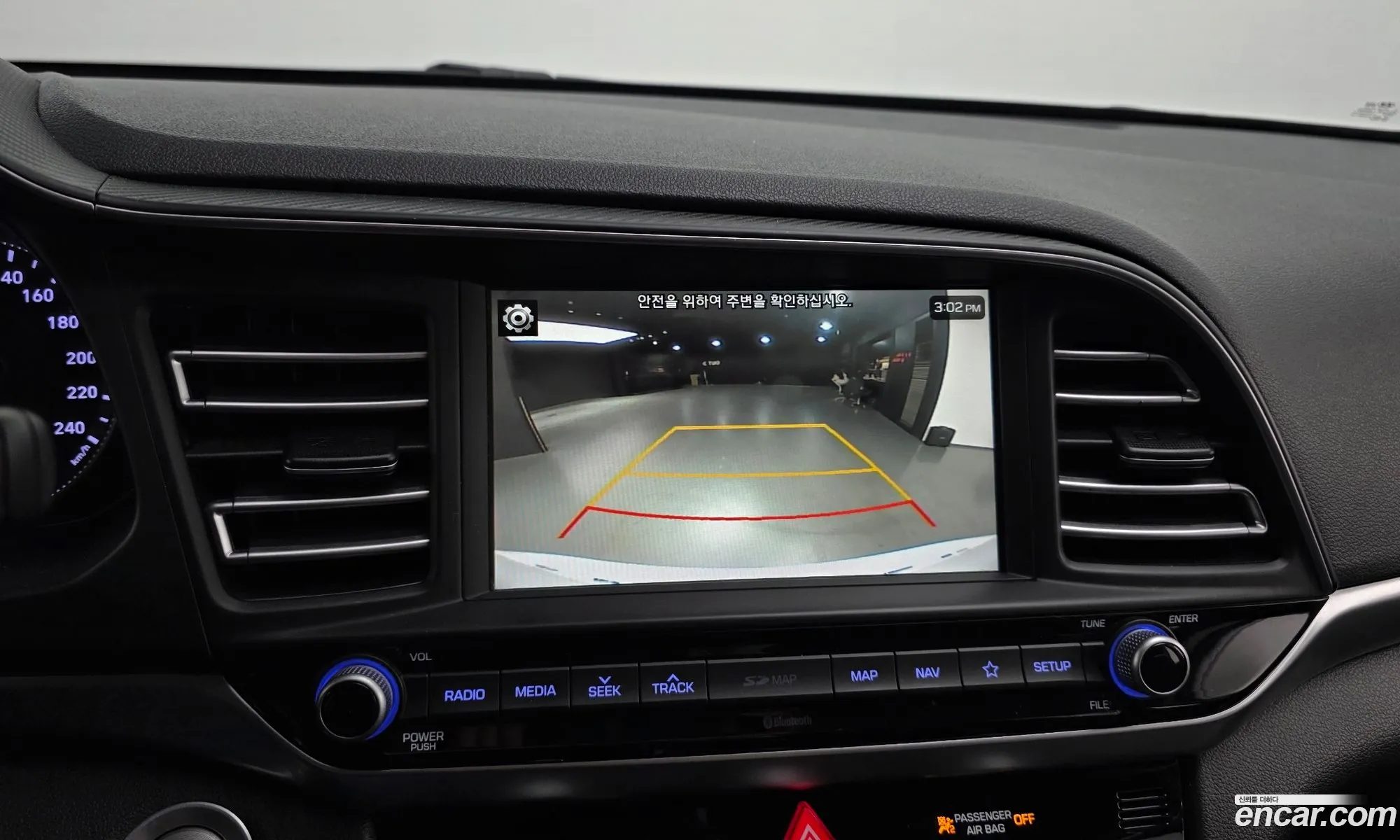Hyundai Elantra AD 2019 — 12