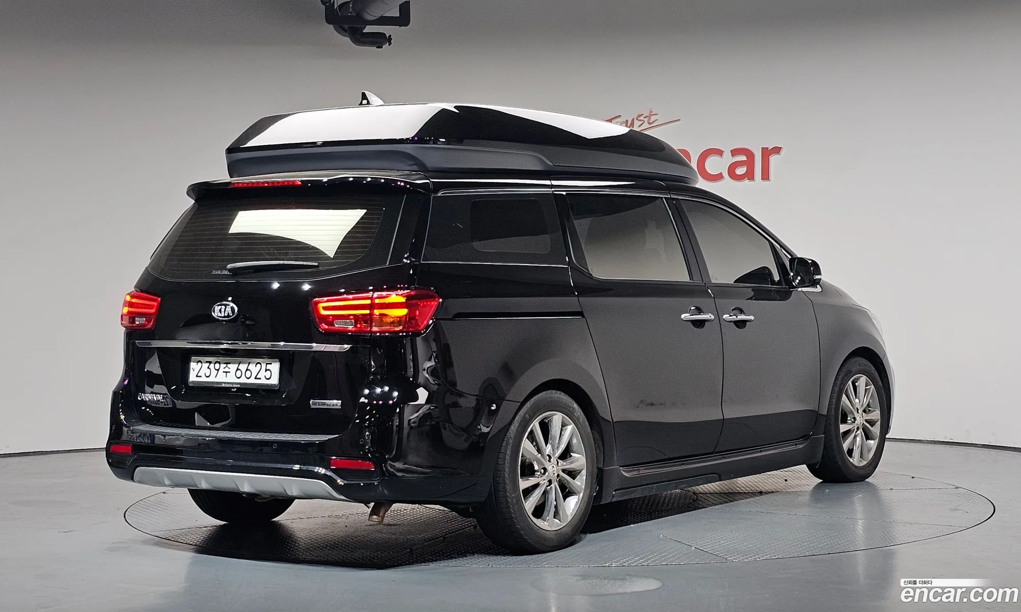 Kia Carnival 2020 — 32