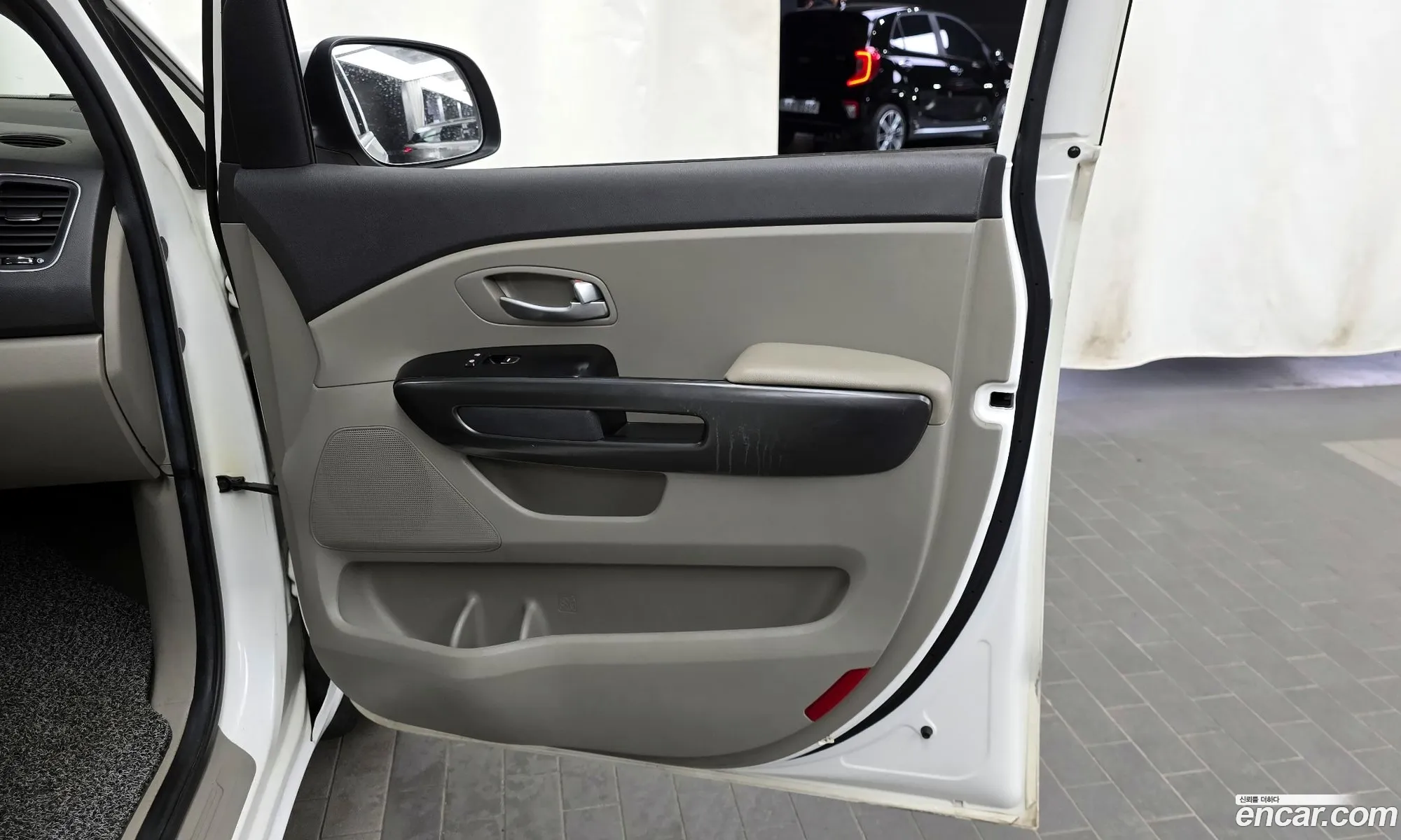 Kia Carnival 2015 — 23