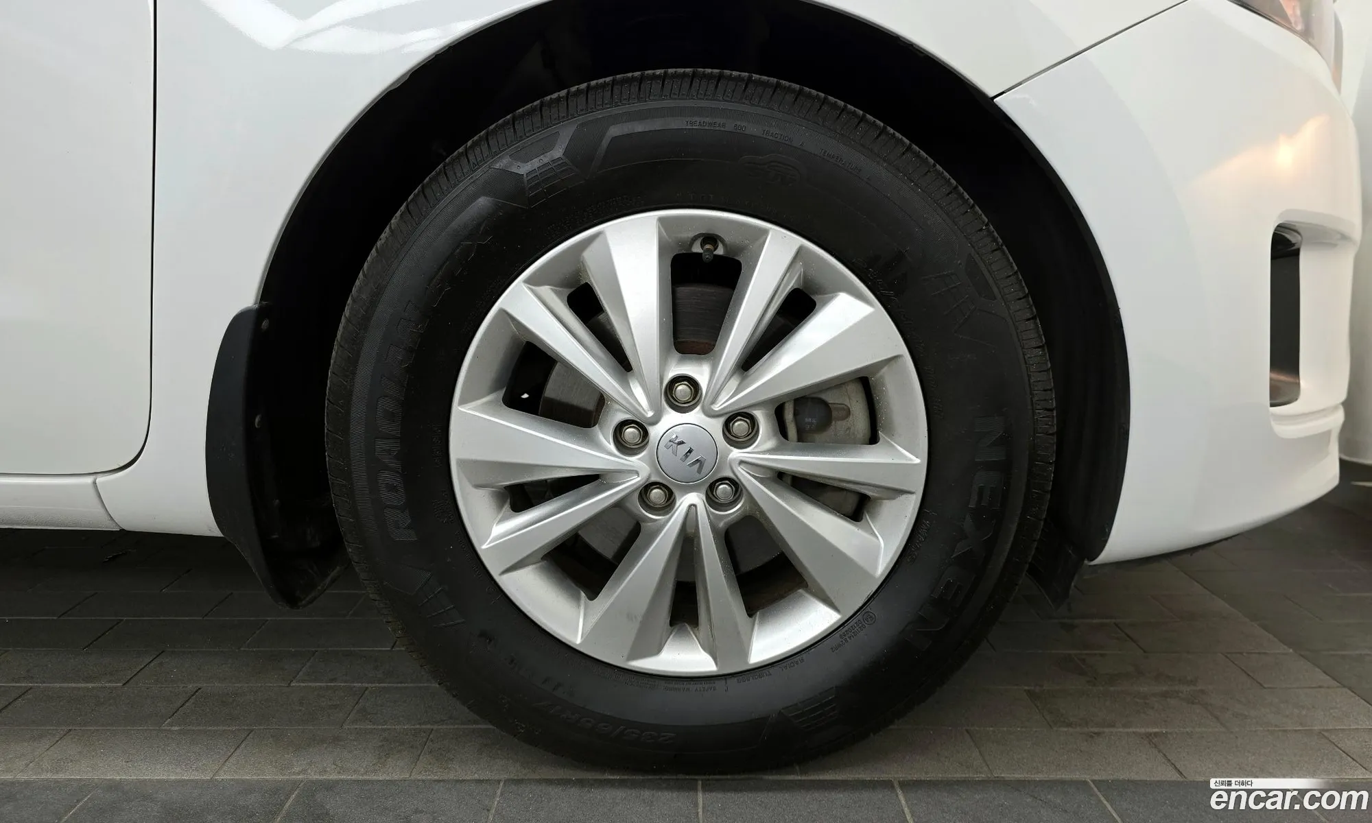 Kia Carnival 2015 — 19