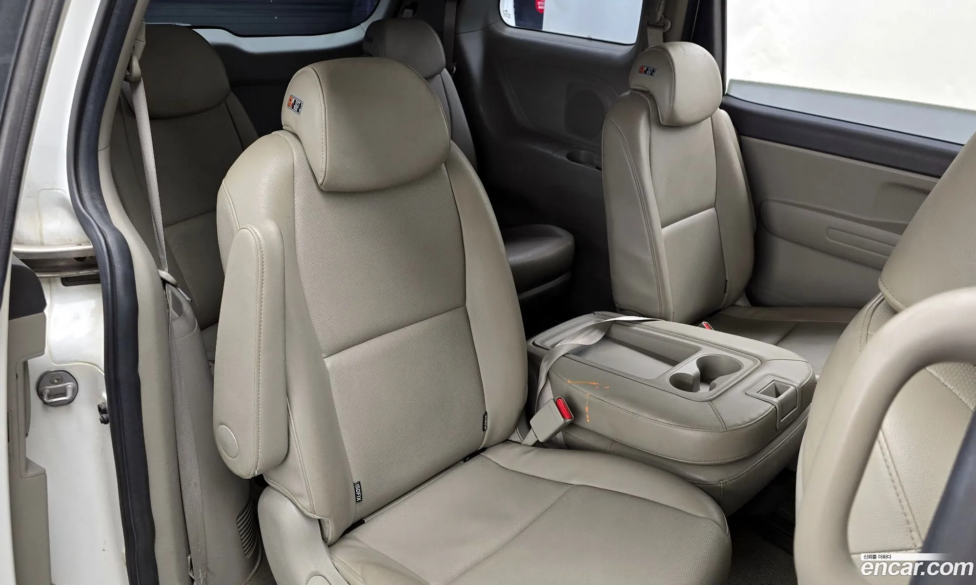 Kia Carnival 2015 — 22
