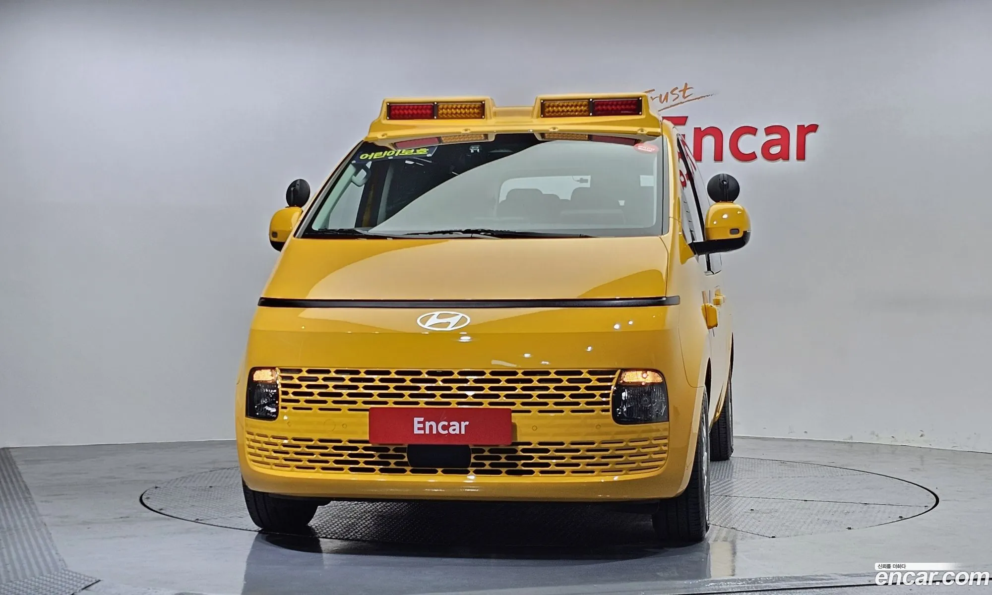 Hyundai Staria 2025 — 18