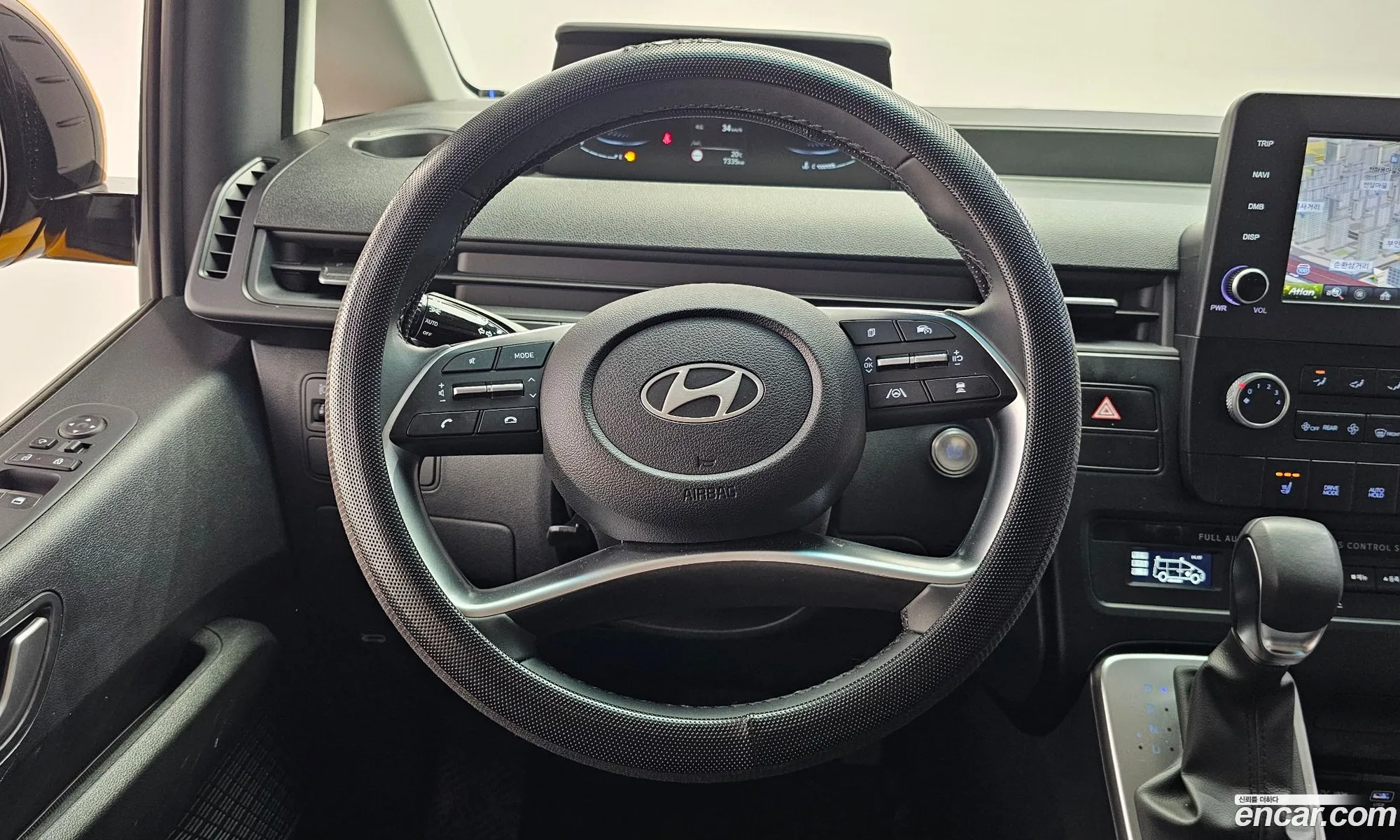 Hyundai Staria 2025 — 29