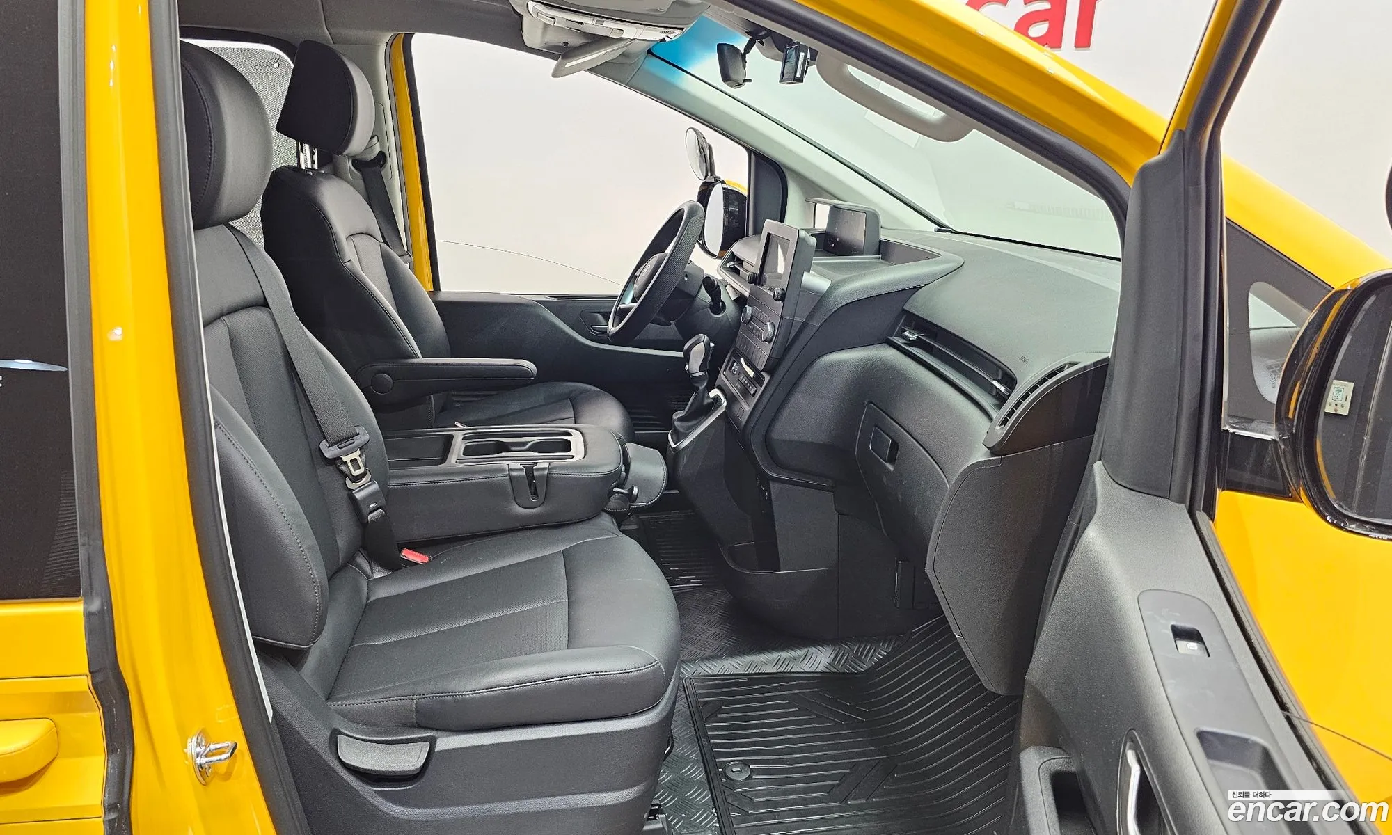 Hyundai Staria 2025 — 22