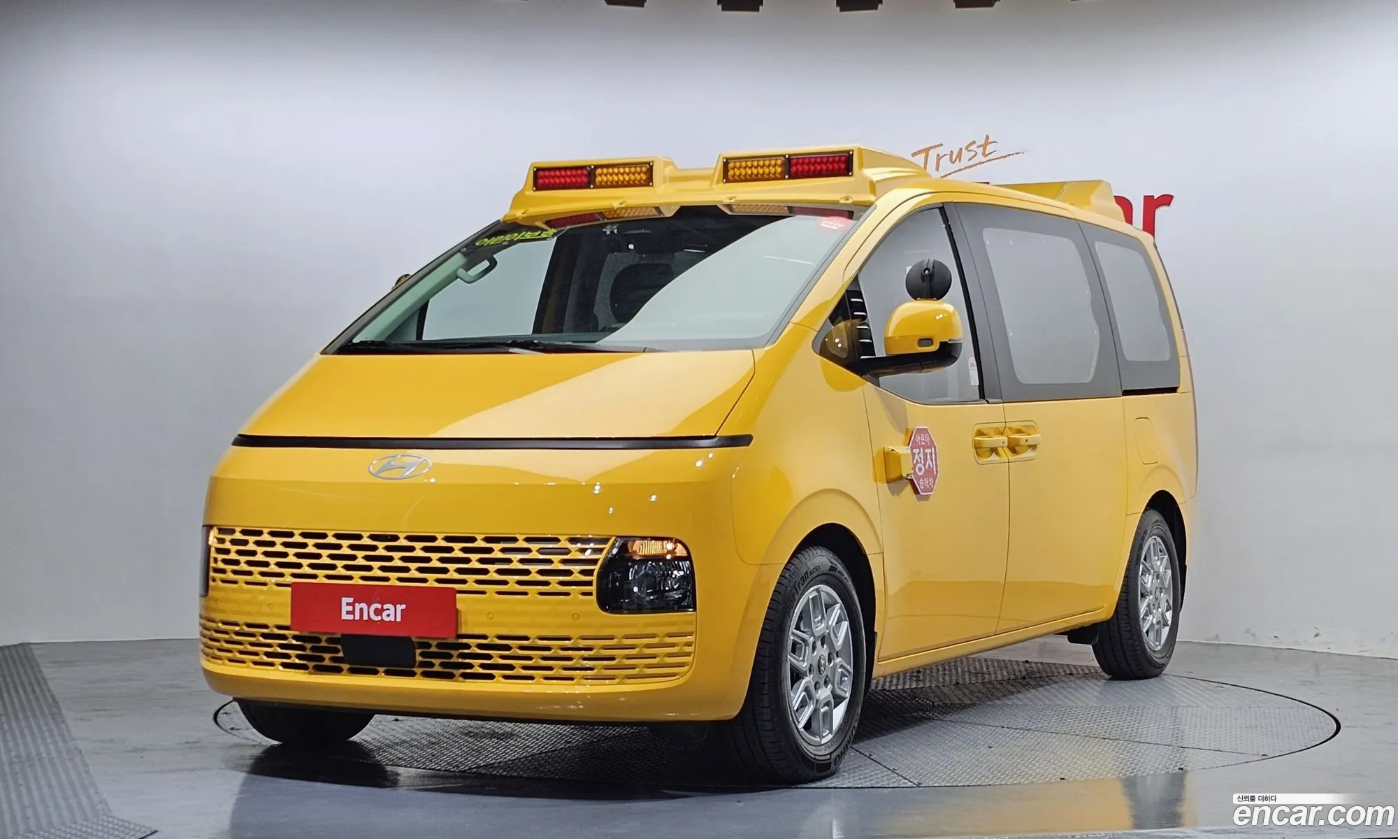Hyundai Staria 2025 — 31