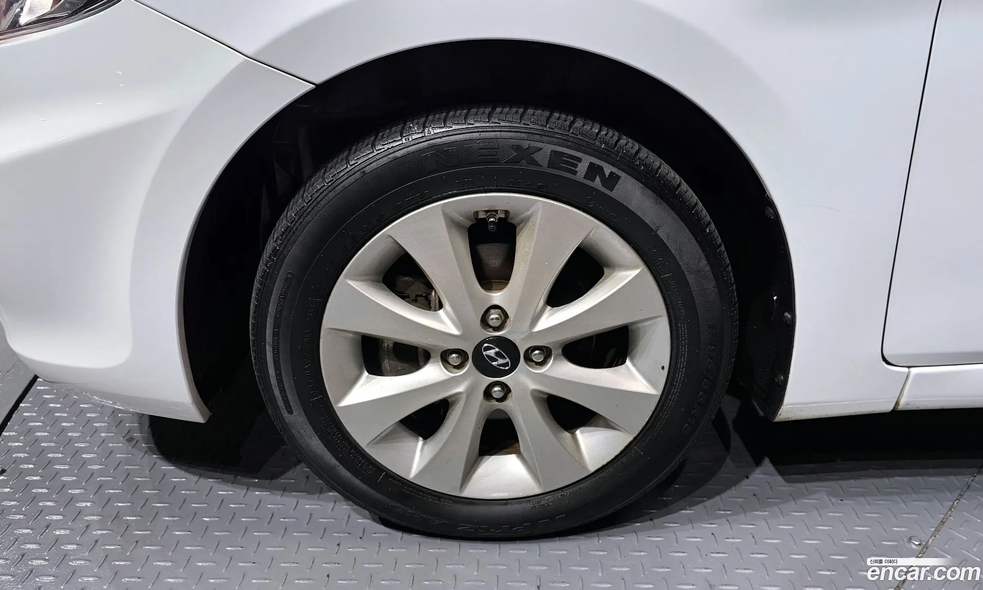 Hyundai Accent 2015 — 24