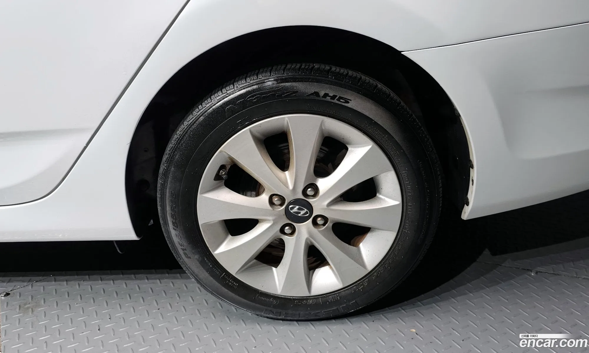 Hyundai Accent 2015 — 17