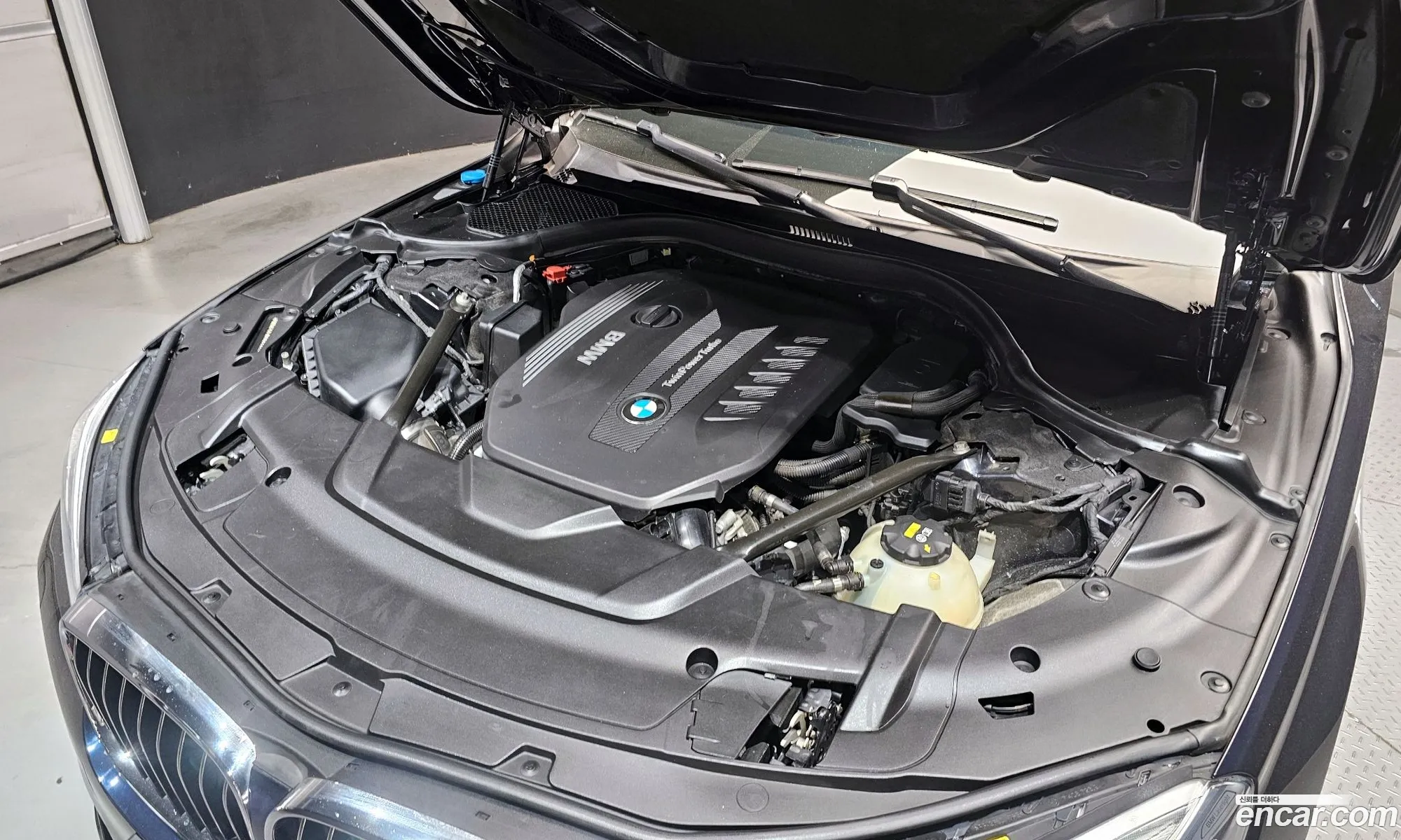 BMW 7 Series 2017 WBA7G6100HG680090 — 2
