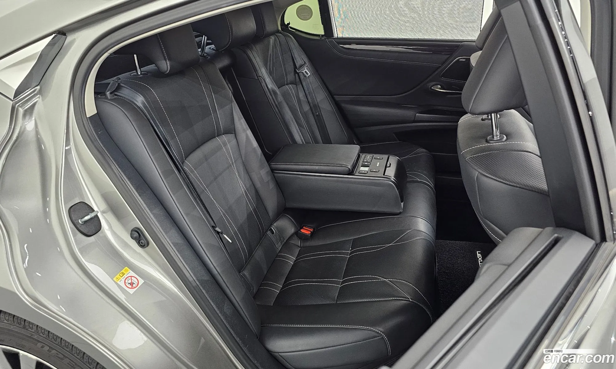 Lexus ES300h 7th Gen 2018 JTHB21B1XK2008305 — 23