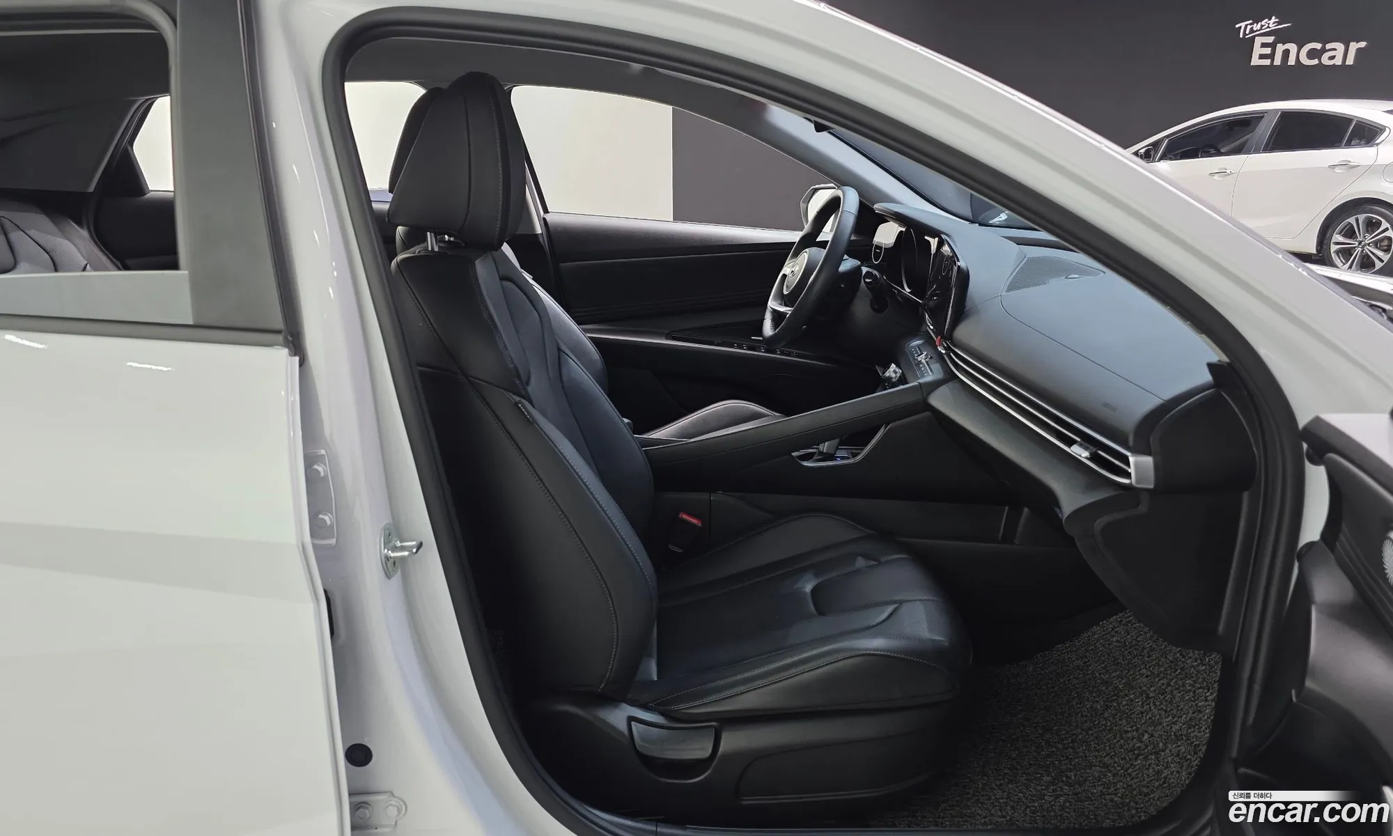 Hyundai Elantra 2021 — 25