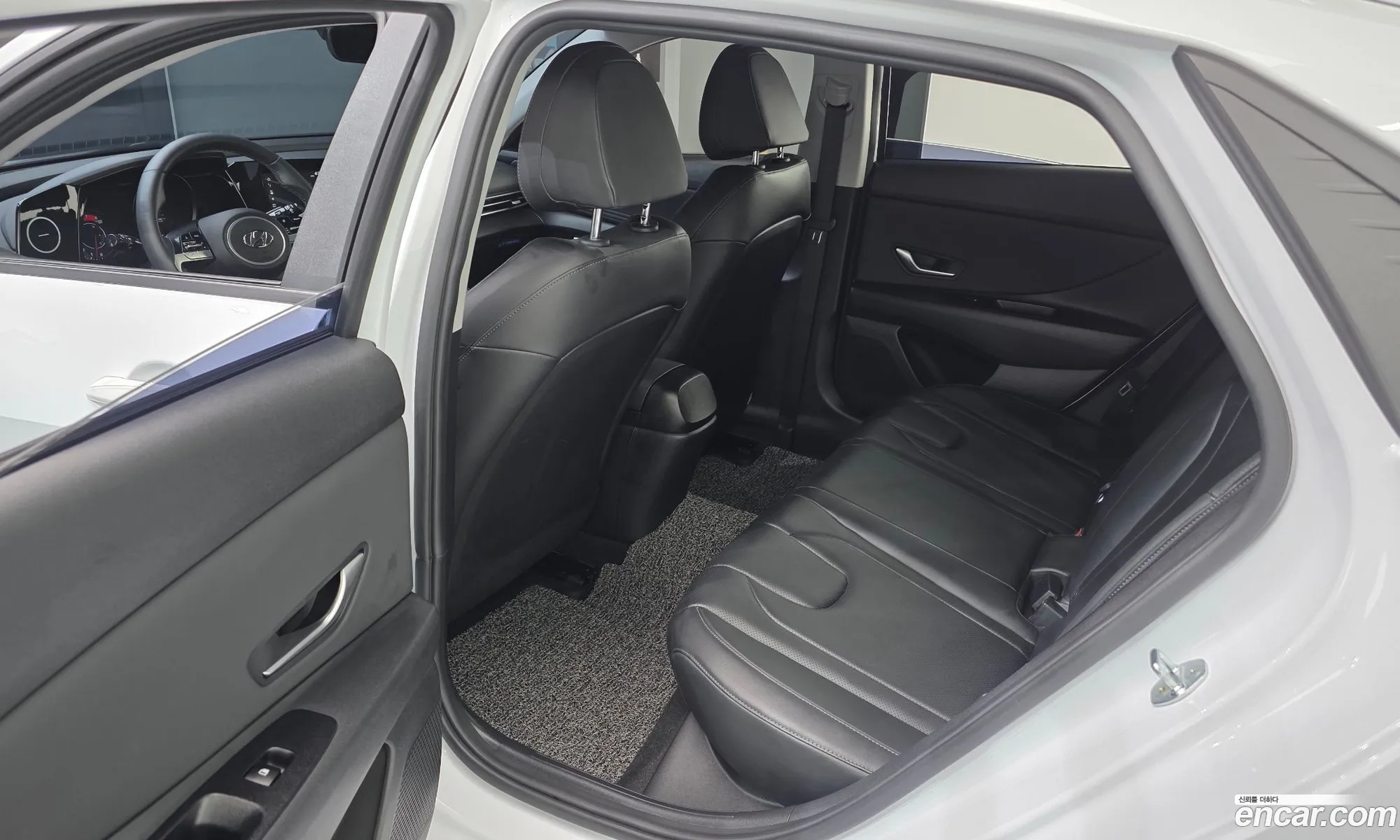 Hyundai Elantra 2021 — 27