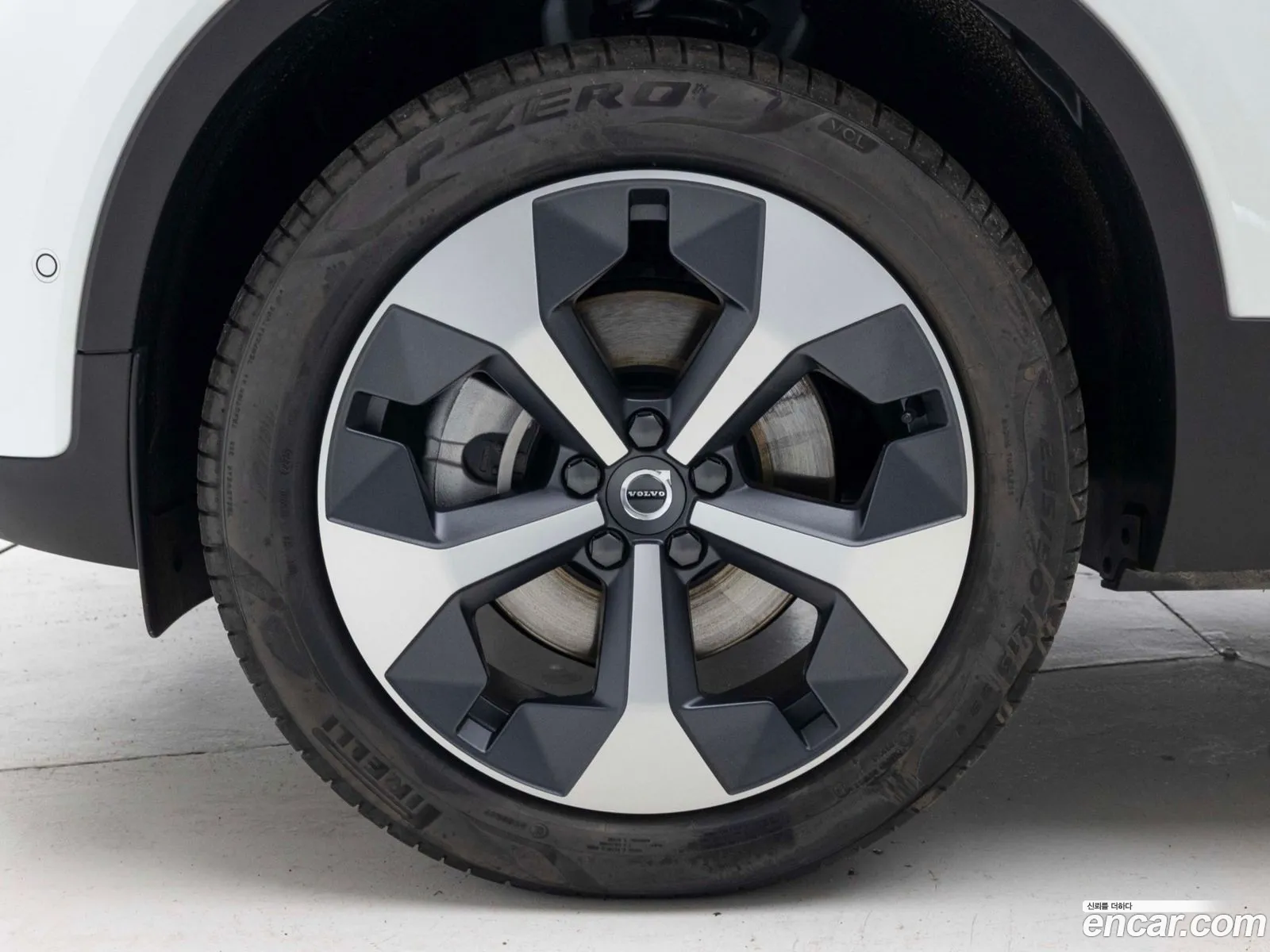 Volvo XC40 2026 — 16