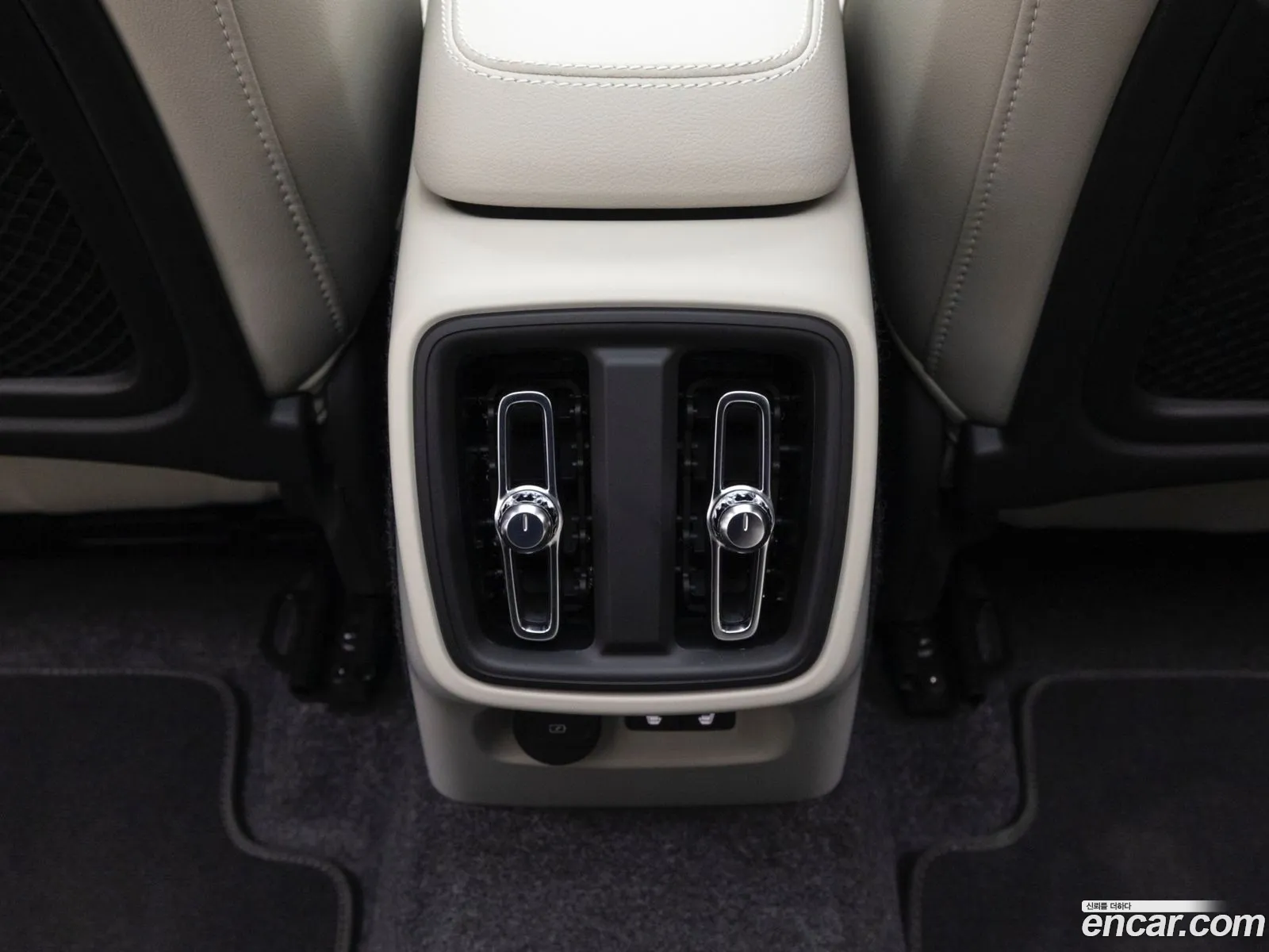 Volvo XC40 2026 — 15