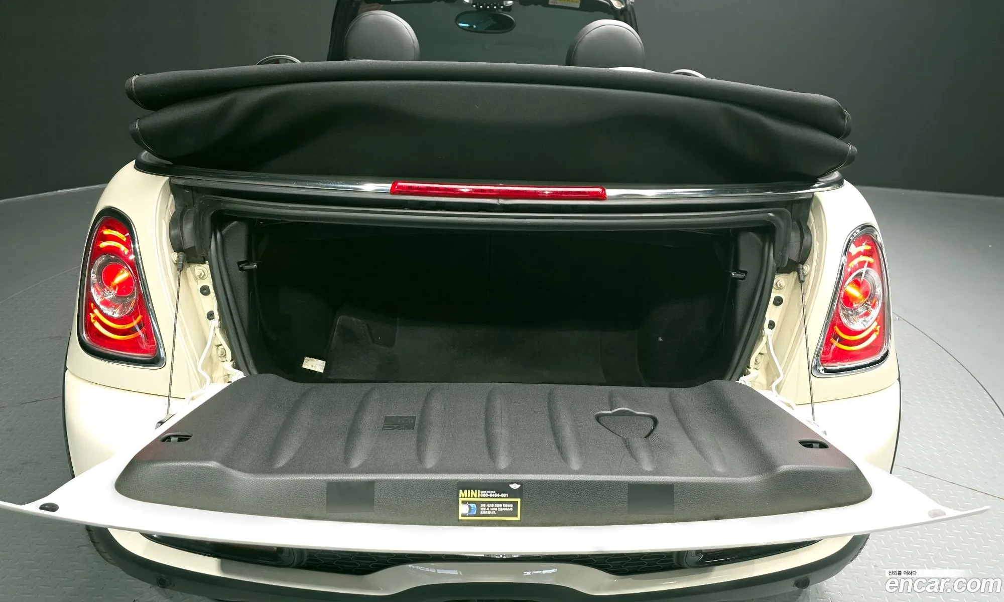 Mini Cooper S Convertible 2015 WMWZP3100FT281532 — 11