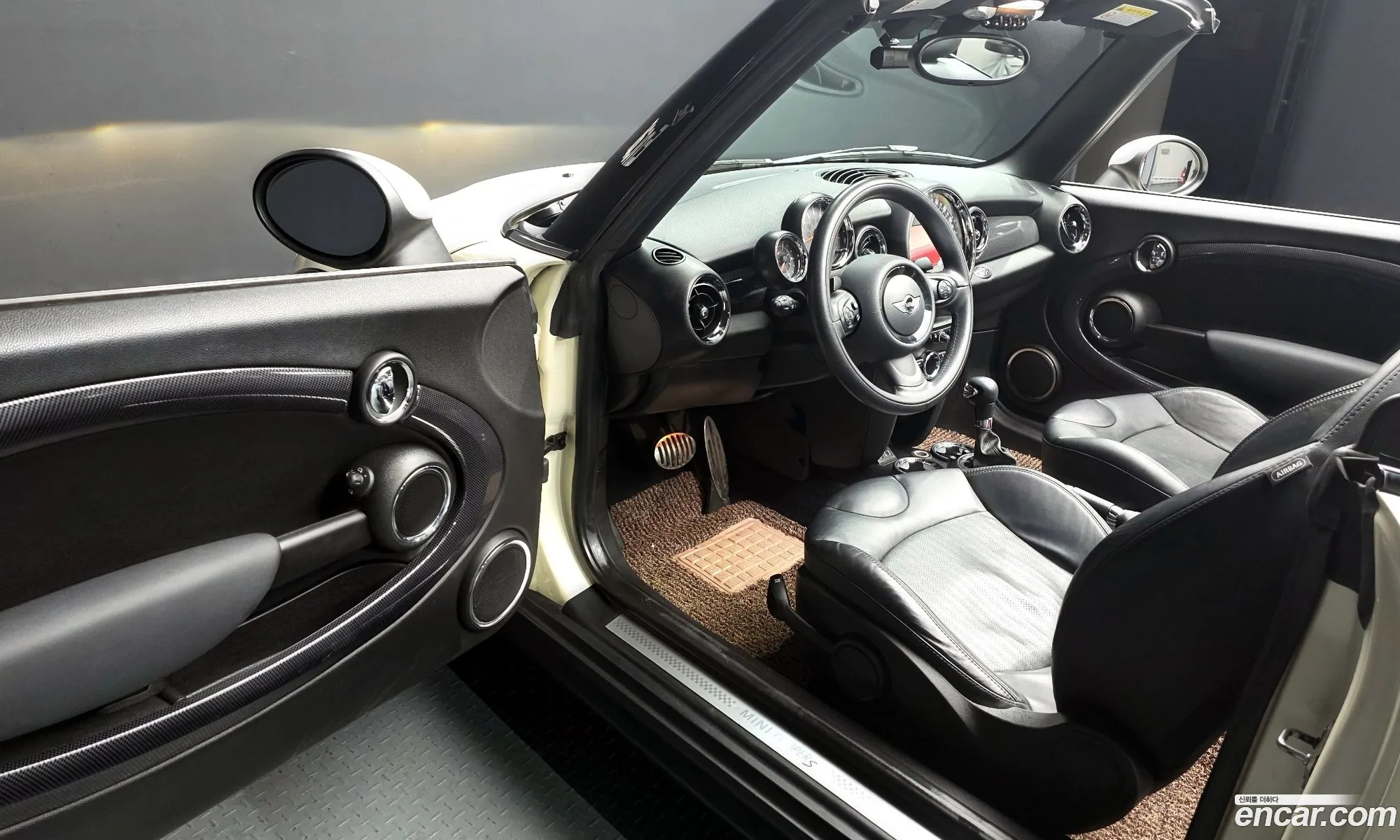 Mini Cooper S Convertible 2015 WMWZP3100FT281532 — 16