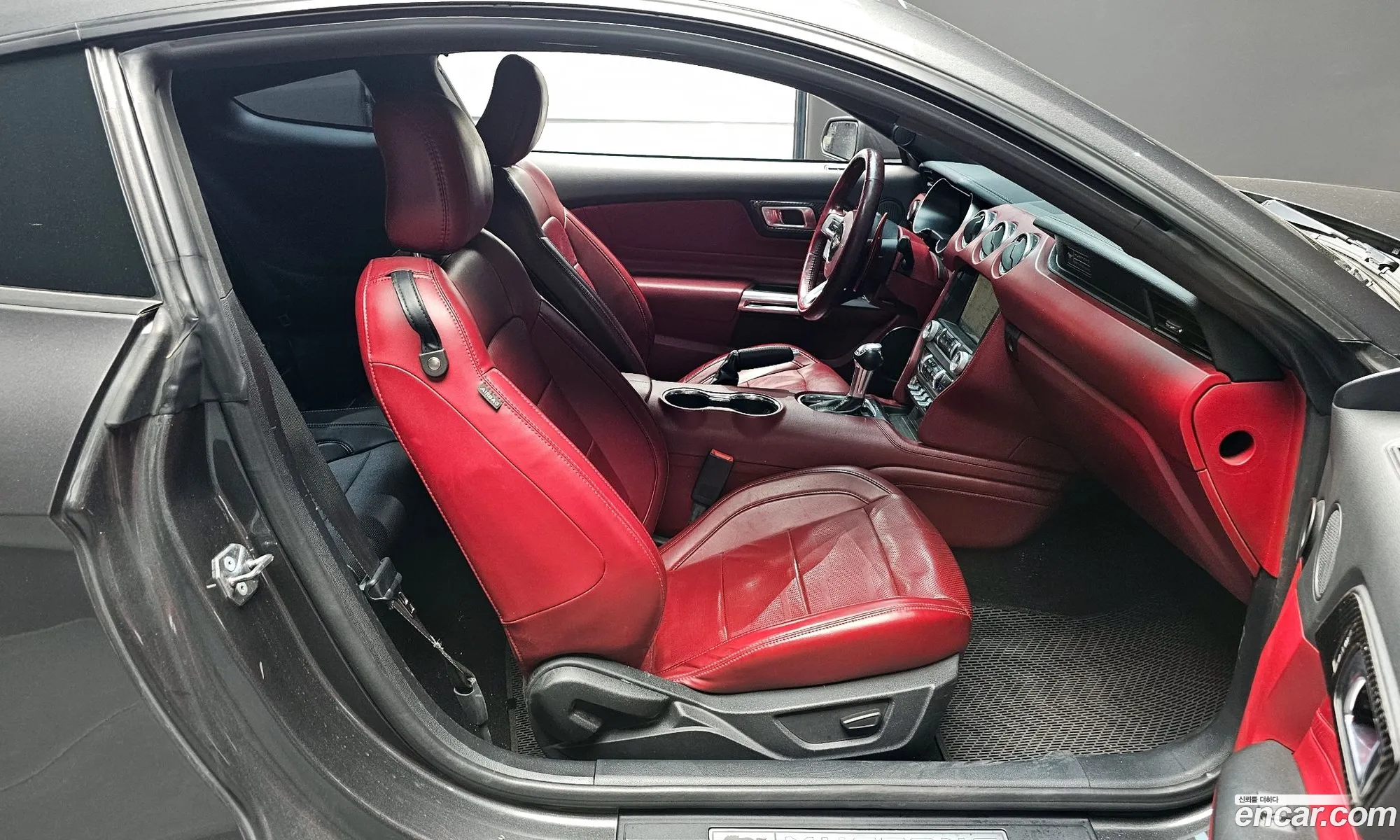 Ford Mustang 2020 — 30