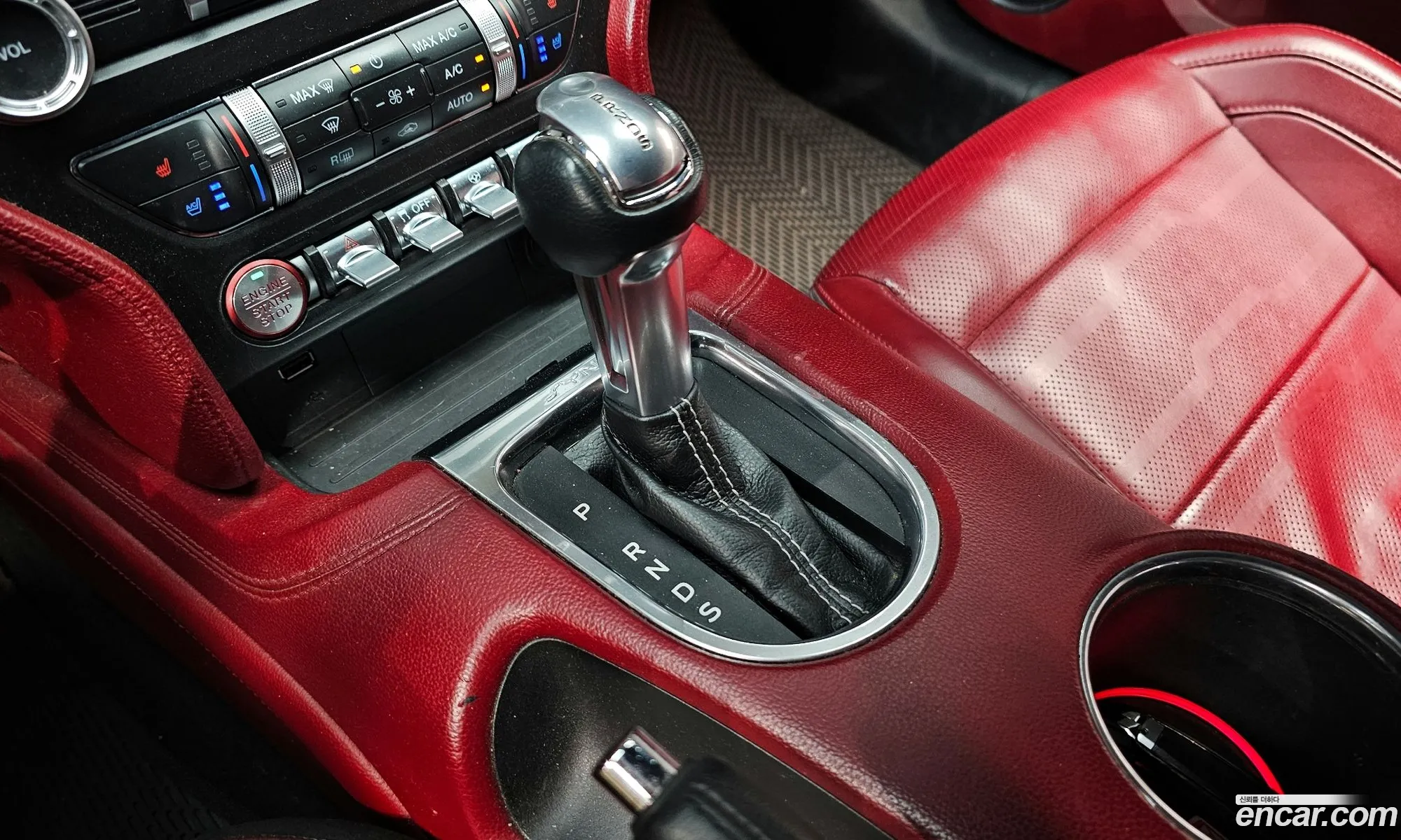 Ford Mustang 2020 — 13