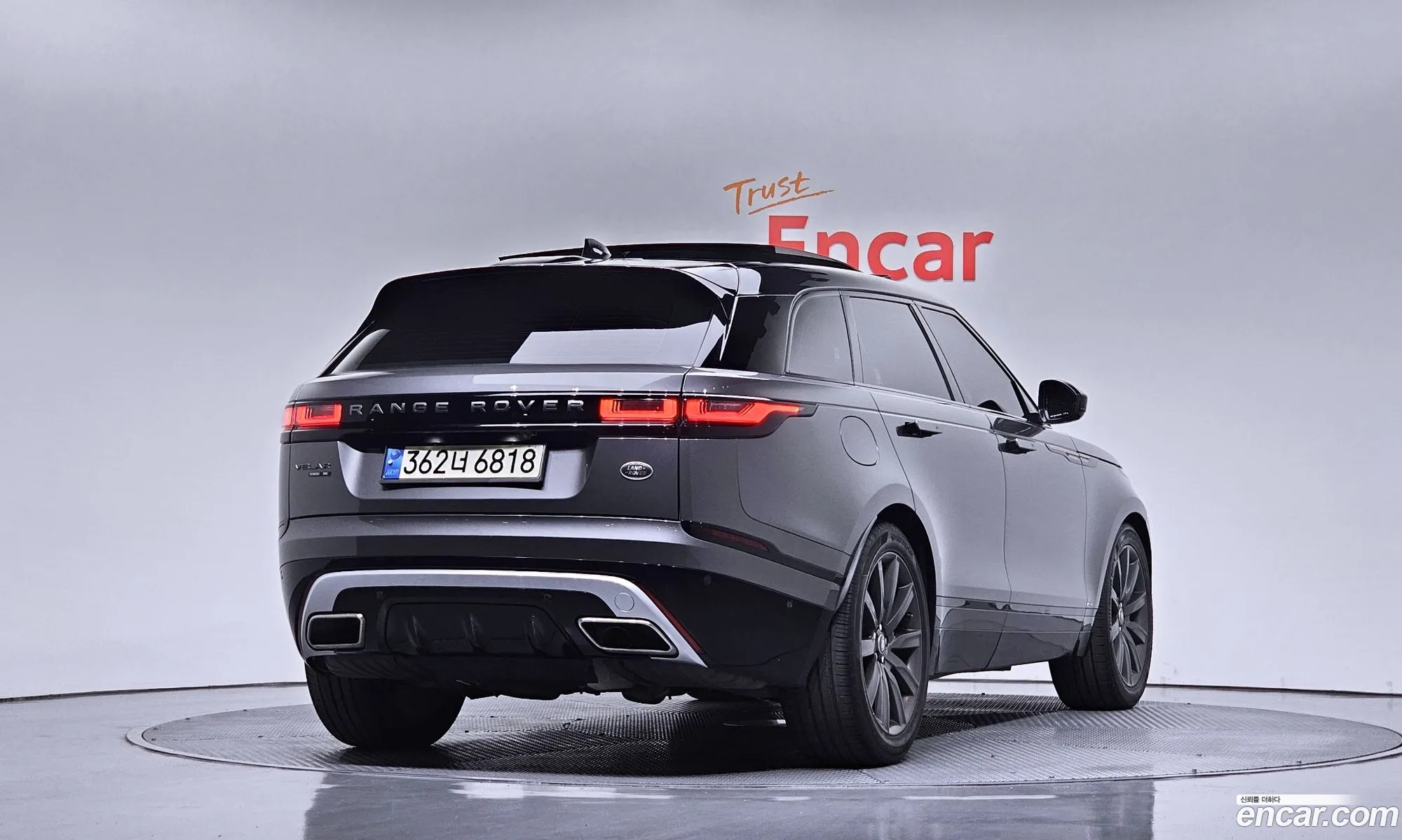 Land Rover Range Rover Velar 2017 — 32