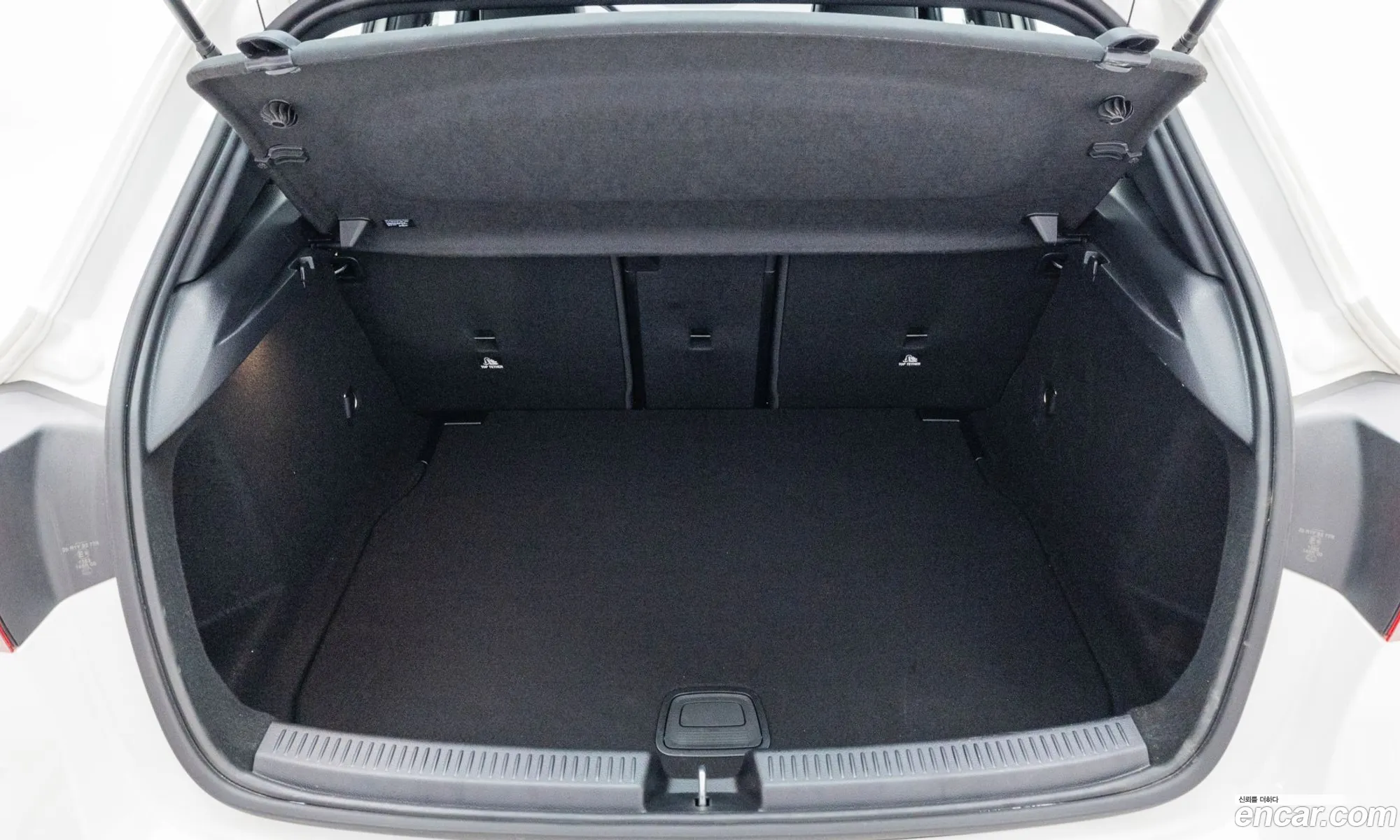 Mercedes-Benz A-Class W177 2025 — 18
