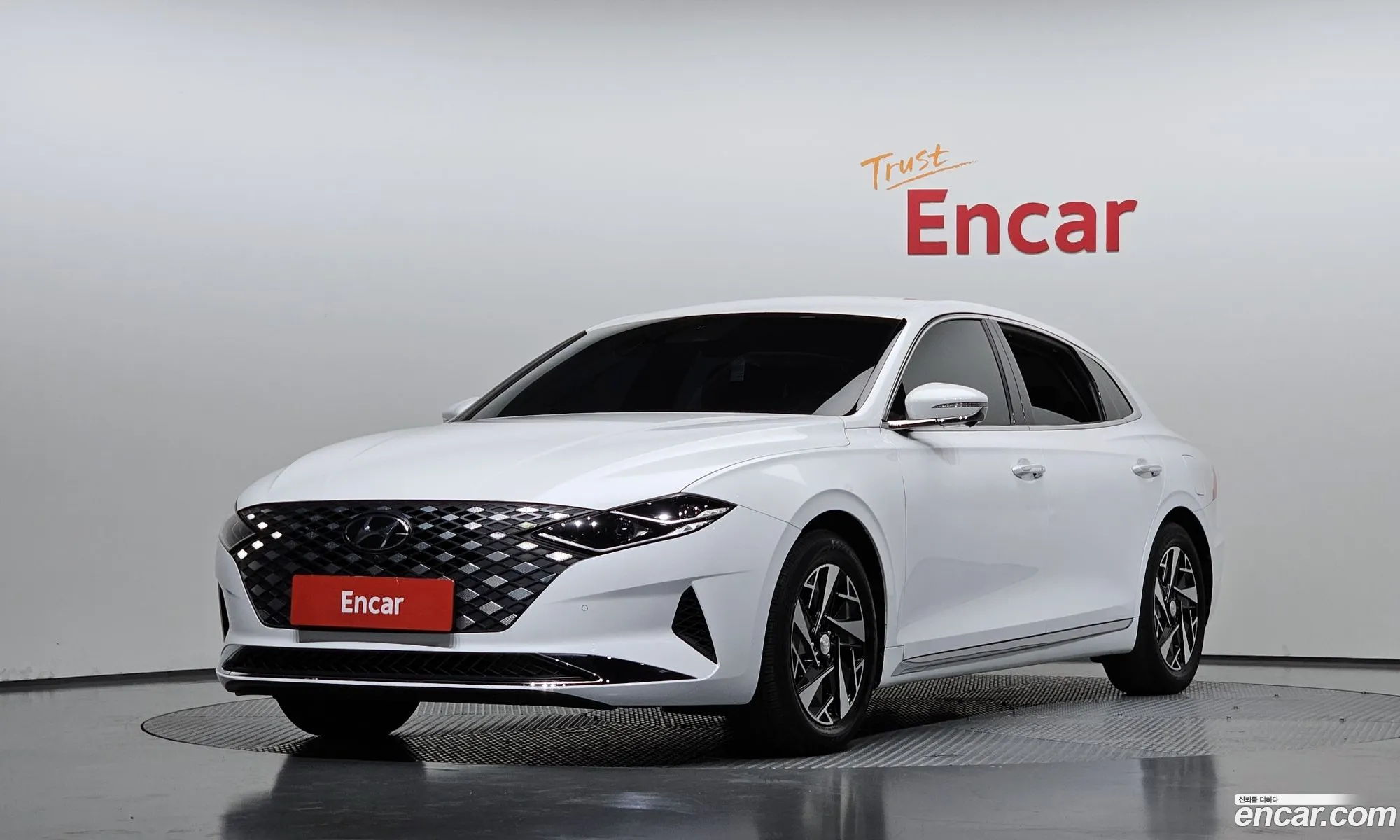 Hyundai Grandeur IG Hybrid 2020 — 16