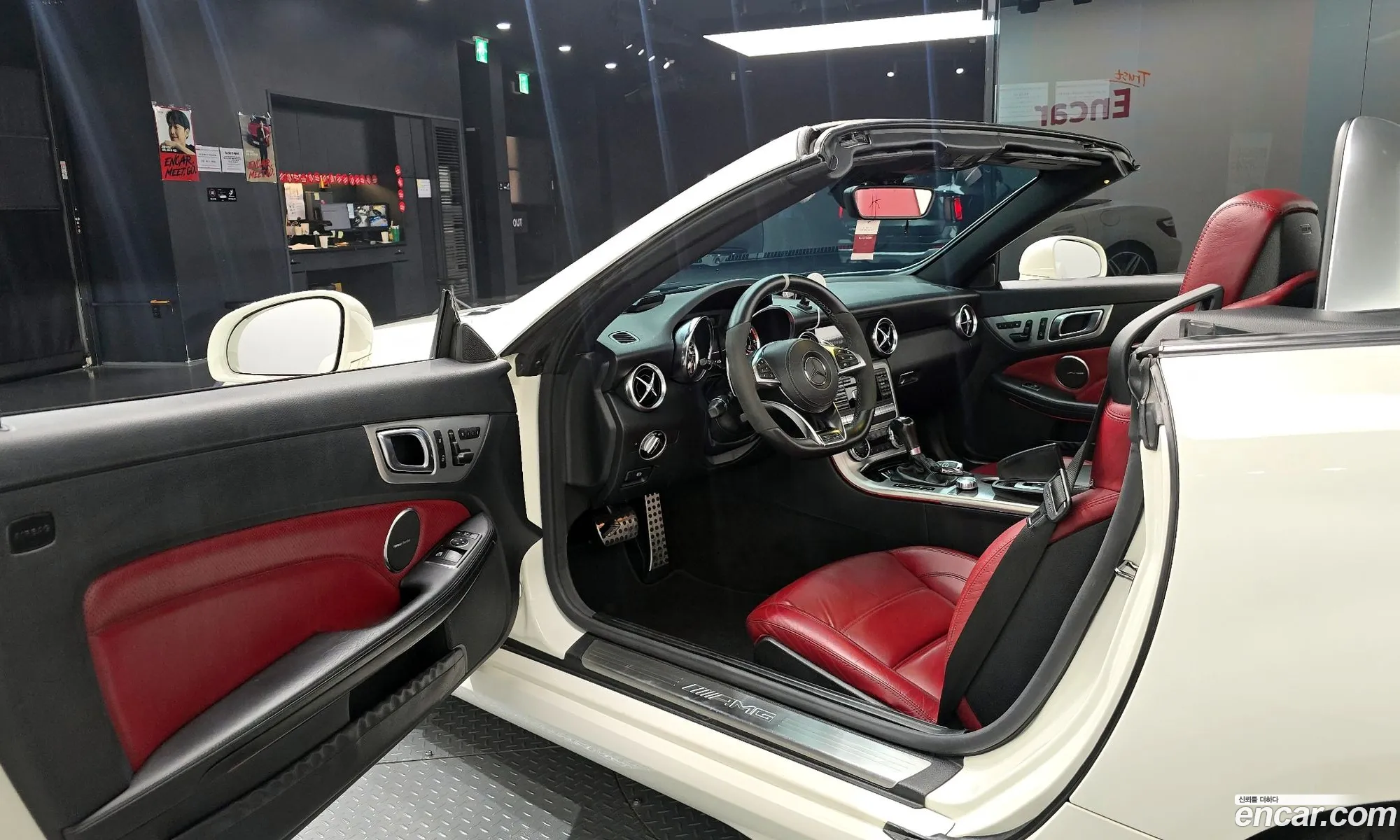 Mercedes-Benz SLK-Class 2012 WDDPK7FA7CF044618 — 18