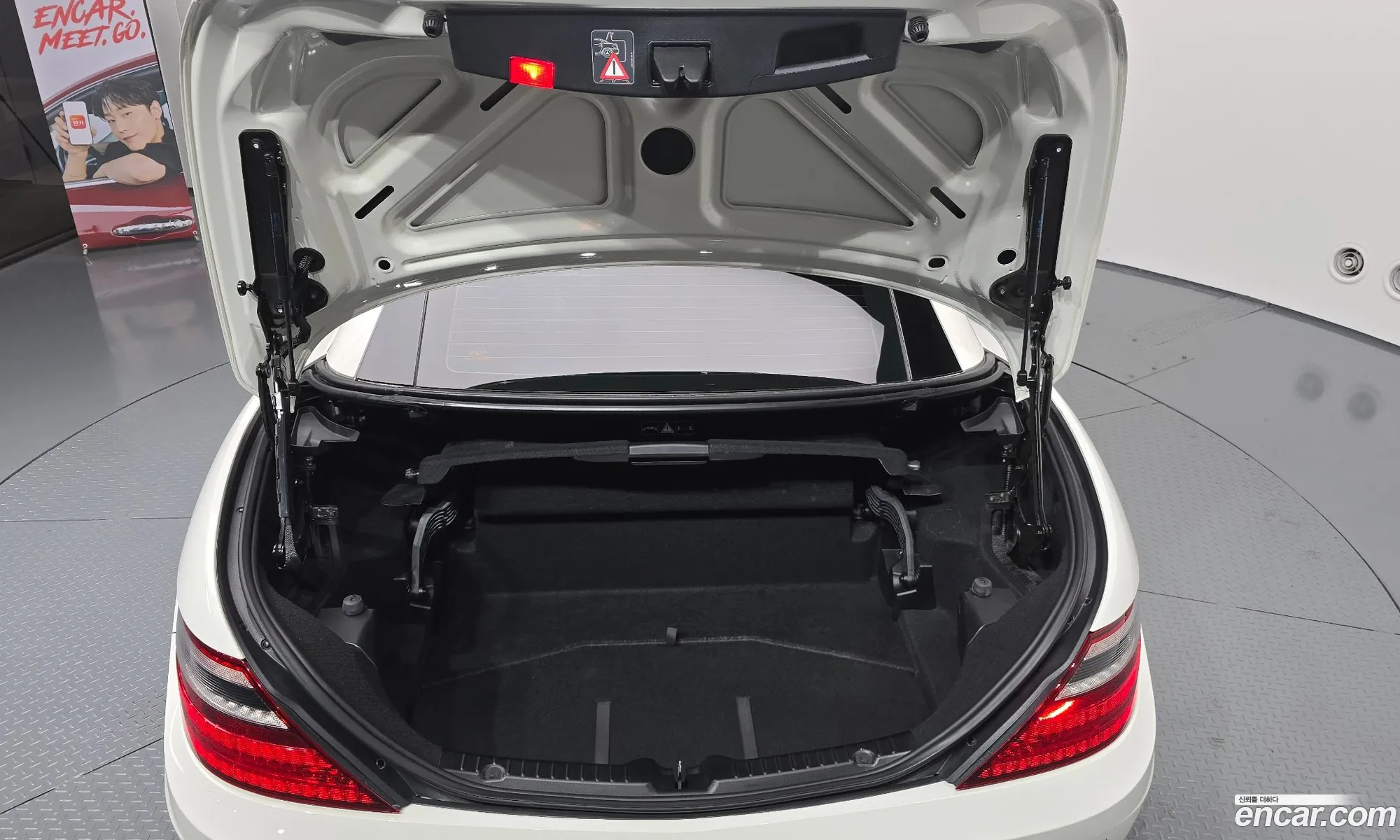 Mercedes-Benz SLK-Class 2012 WDDPK7FA7CF044618 — 19