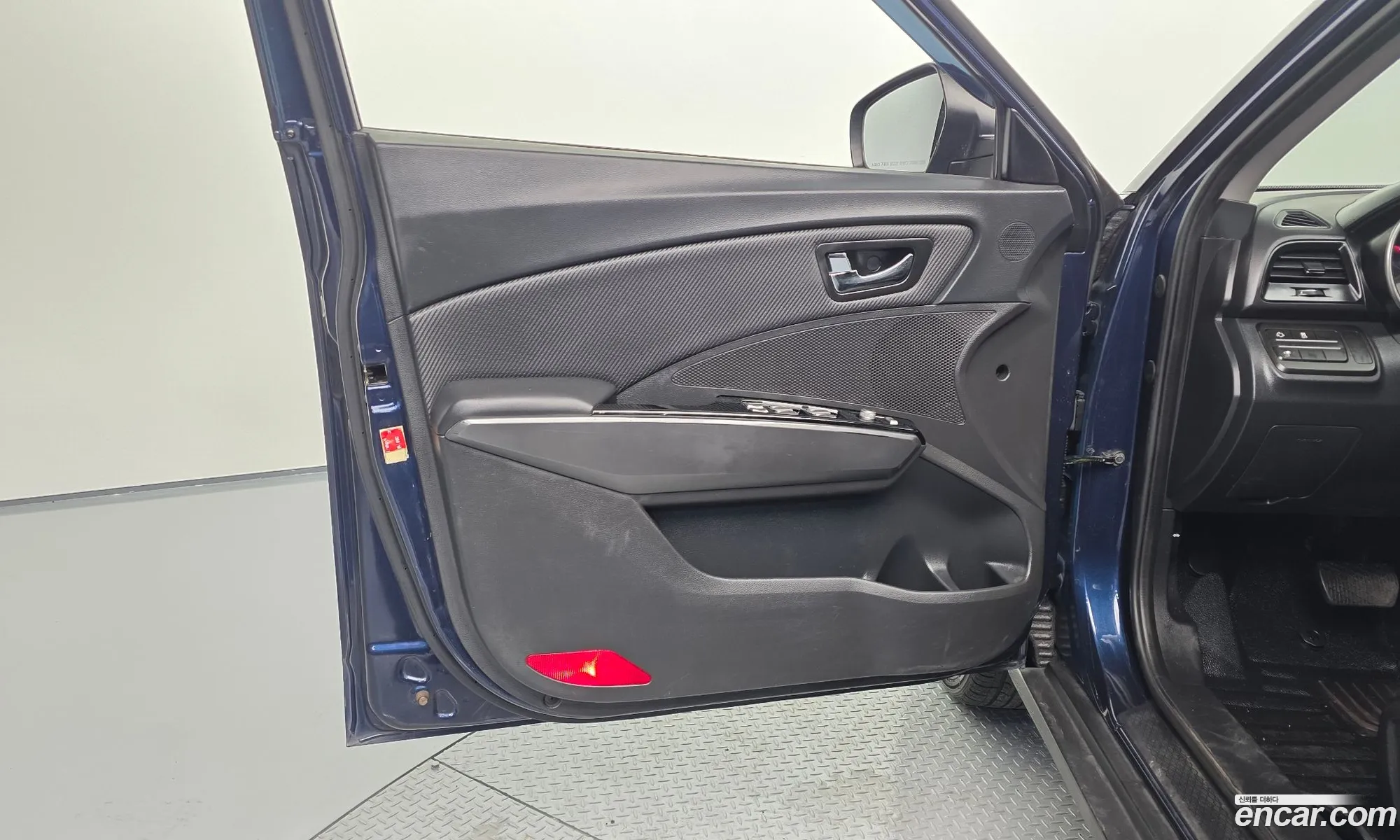 KG Mobility (SsangYong) Tivoli Air 2017 — 18