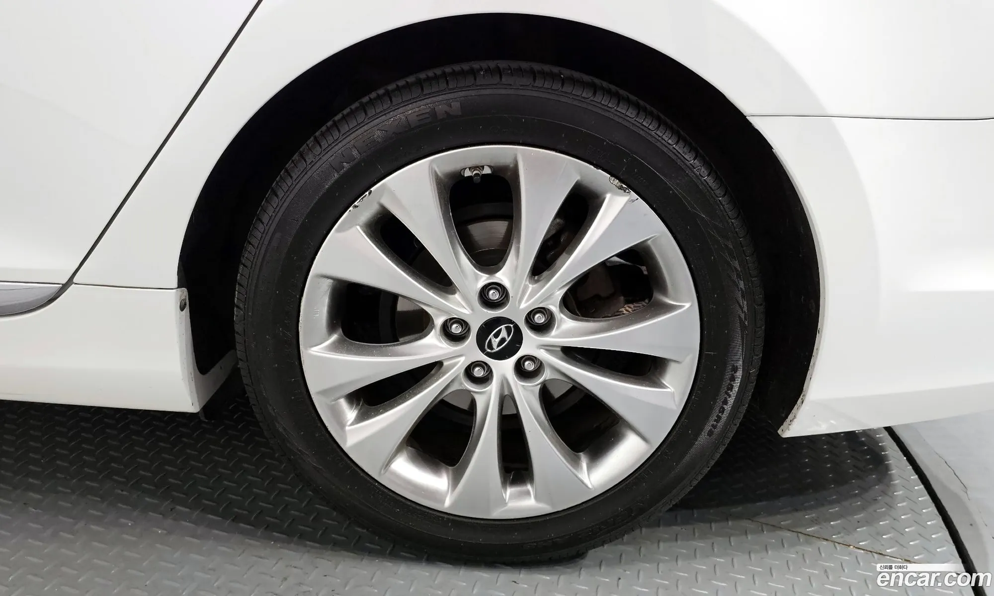 Hyundai Grandeur HG 2011 — 21