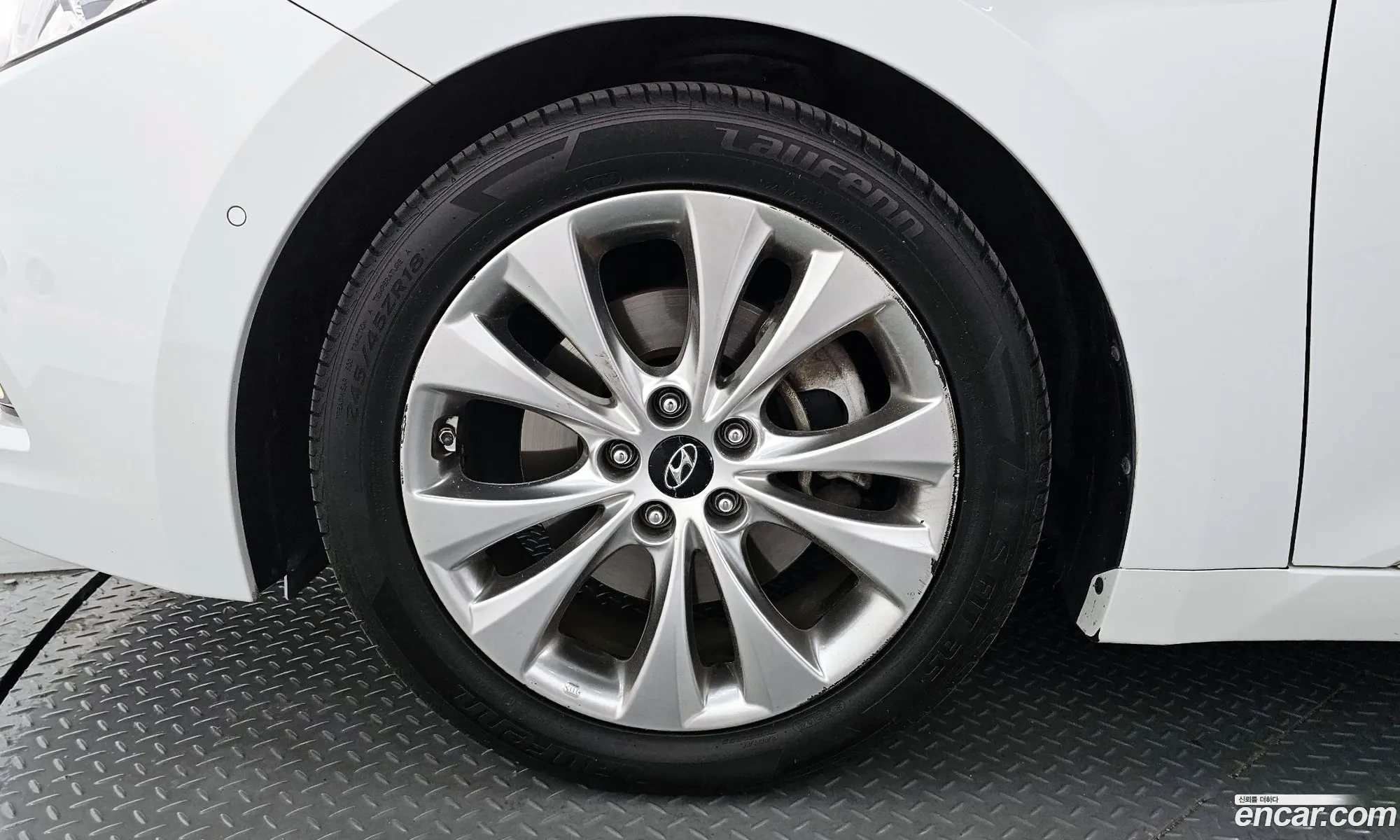 Hyundai Grandeur HG 2011 — 24
