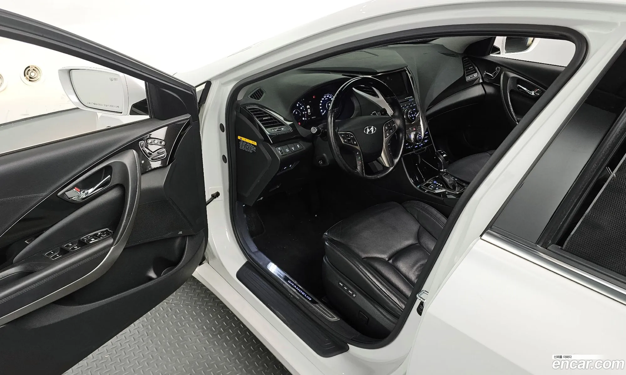 Hyundai Grandeur HG 2011 — 19