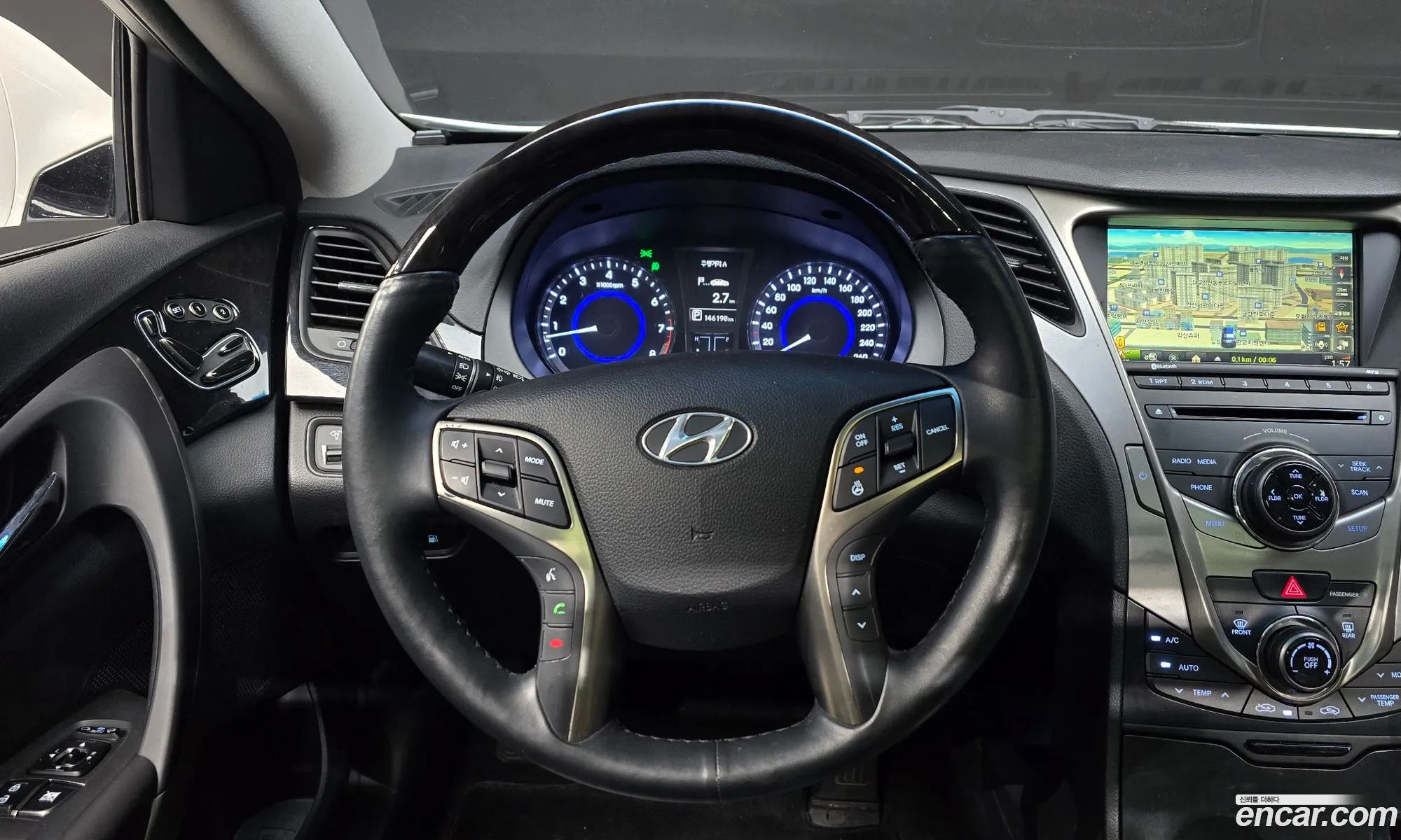 Hyundai Grandeur HG 2013 — 28