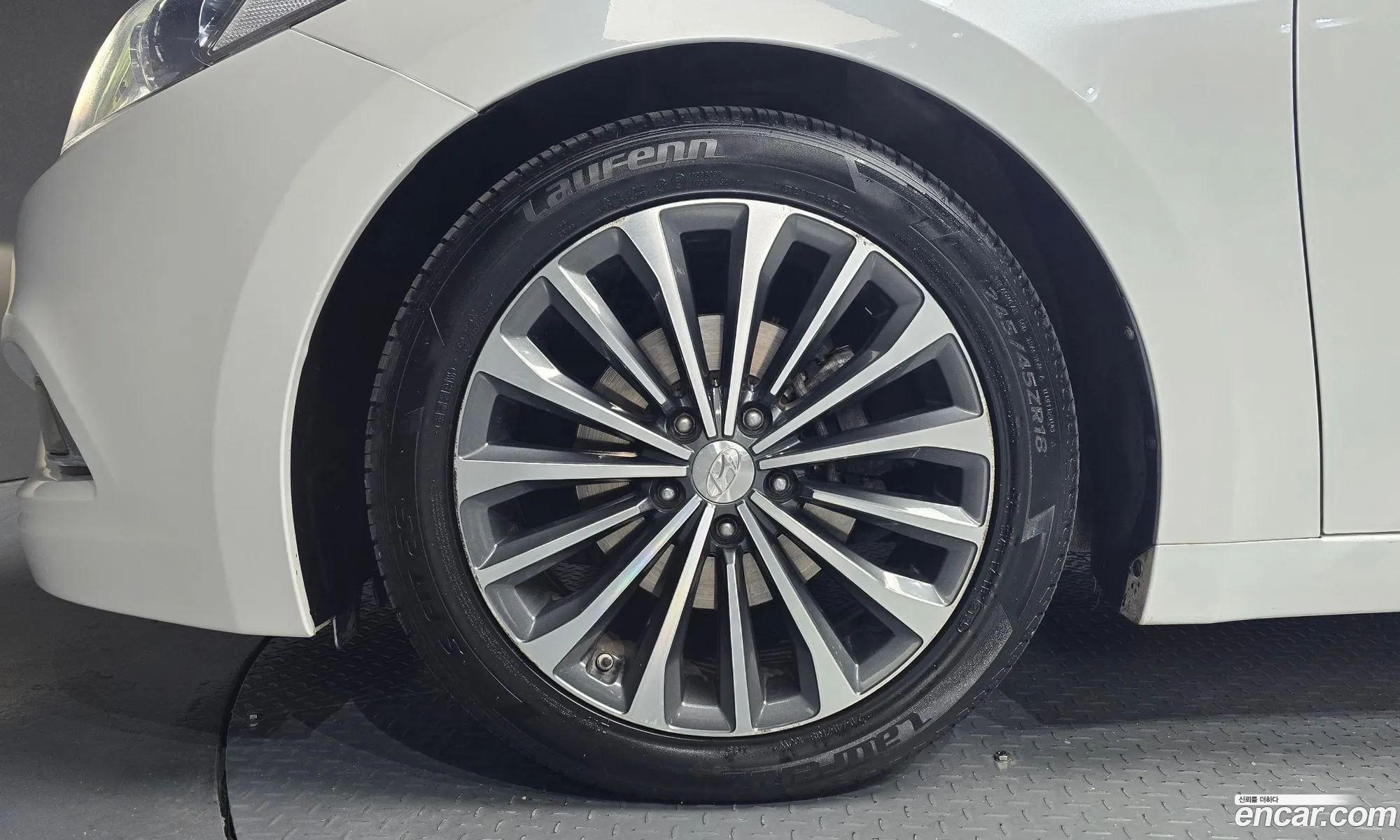 Hyundai Grandeur HG 2013 — 21