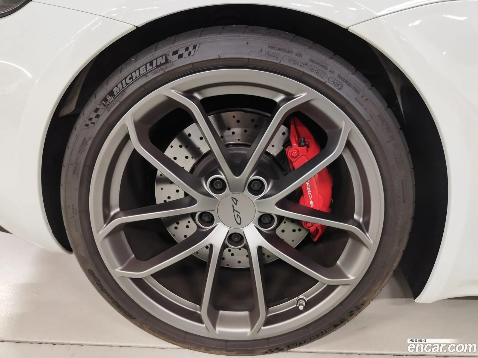 Porsche 718 Cayman 2020 — 10