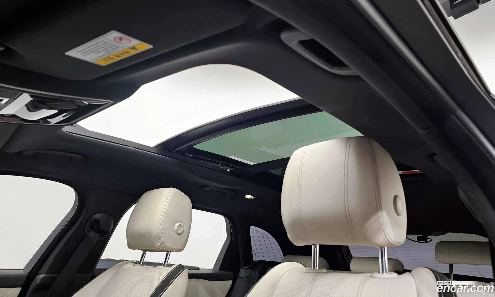 Land Rover Range Rover Velar 2017 — 2