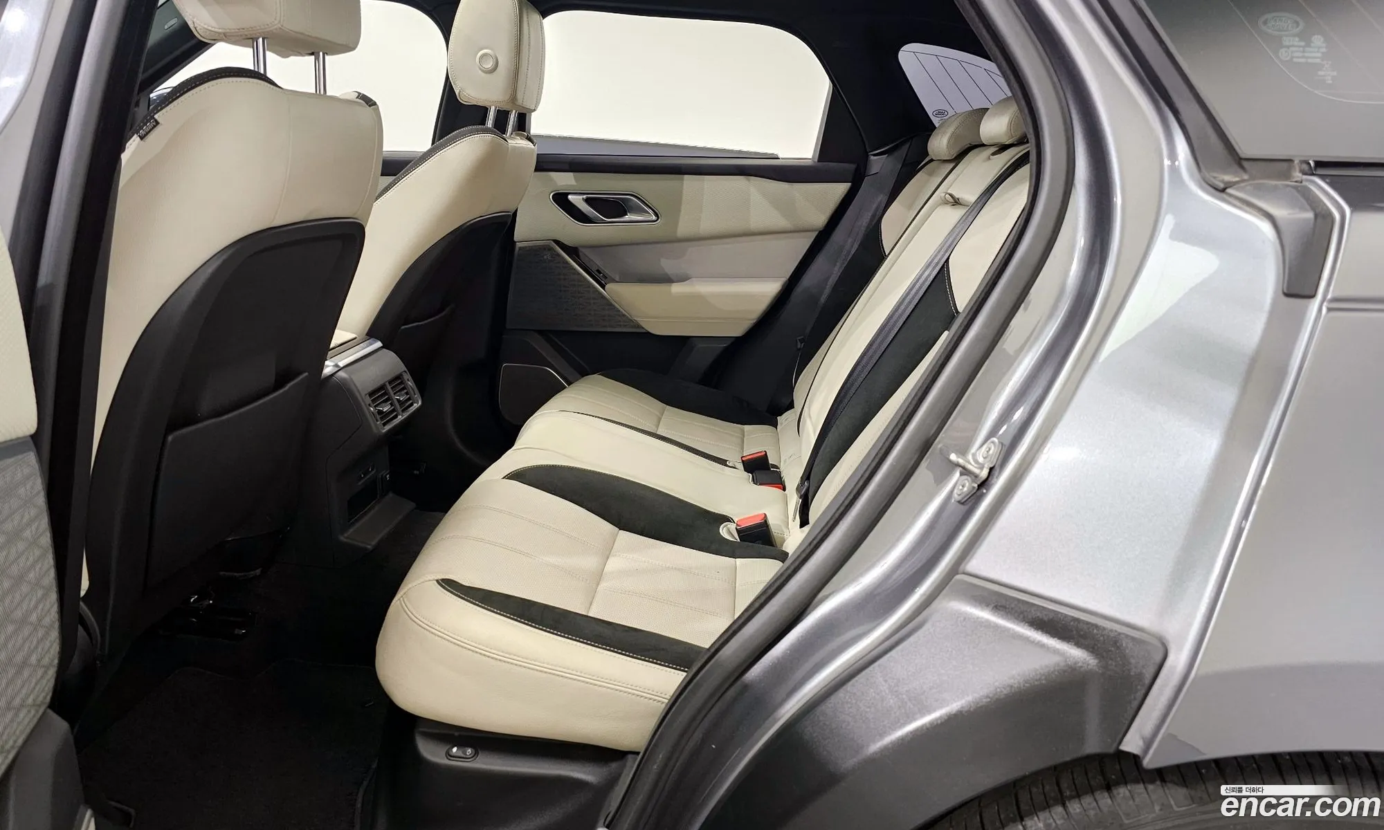 Land Rover Range Rover Velar 2017 — 19