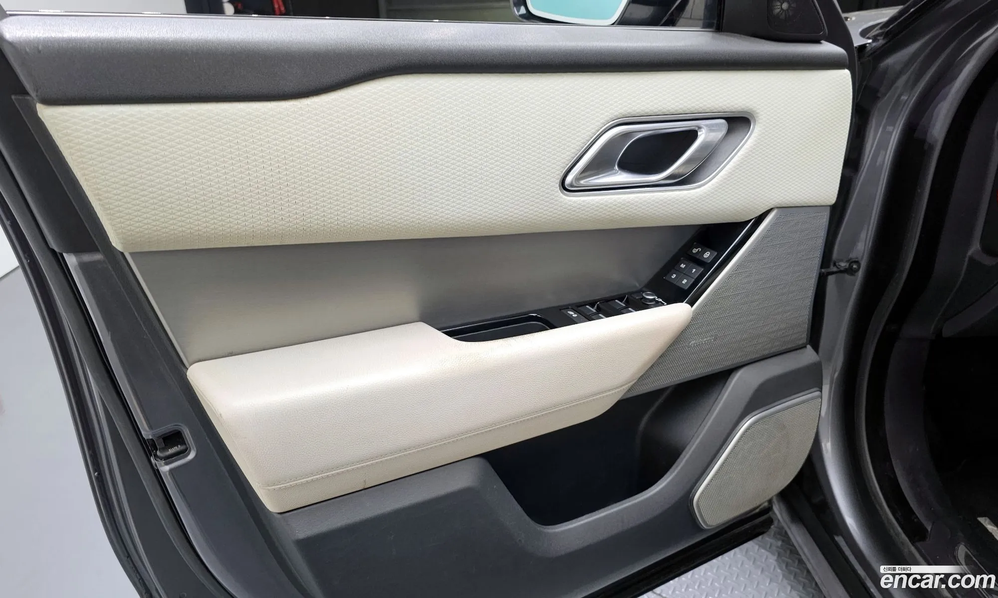 Land Rover Range Rover Velar 2017 — 6