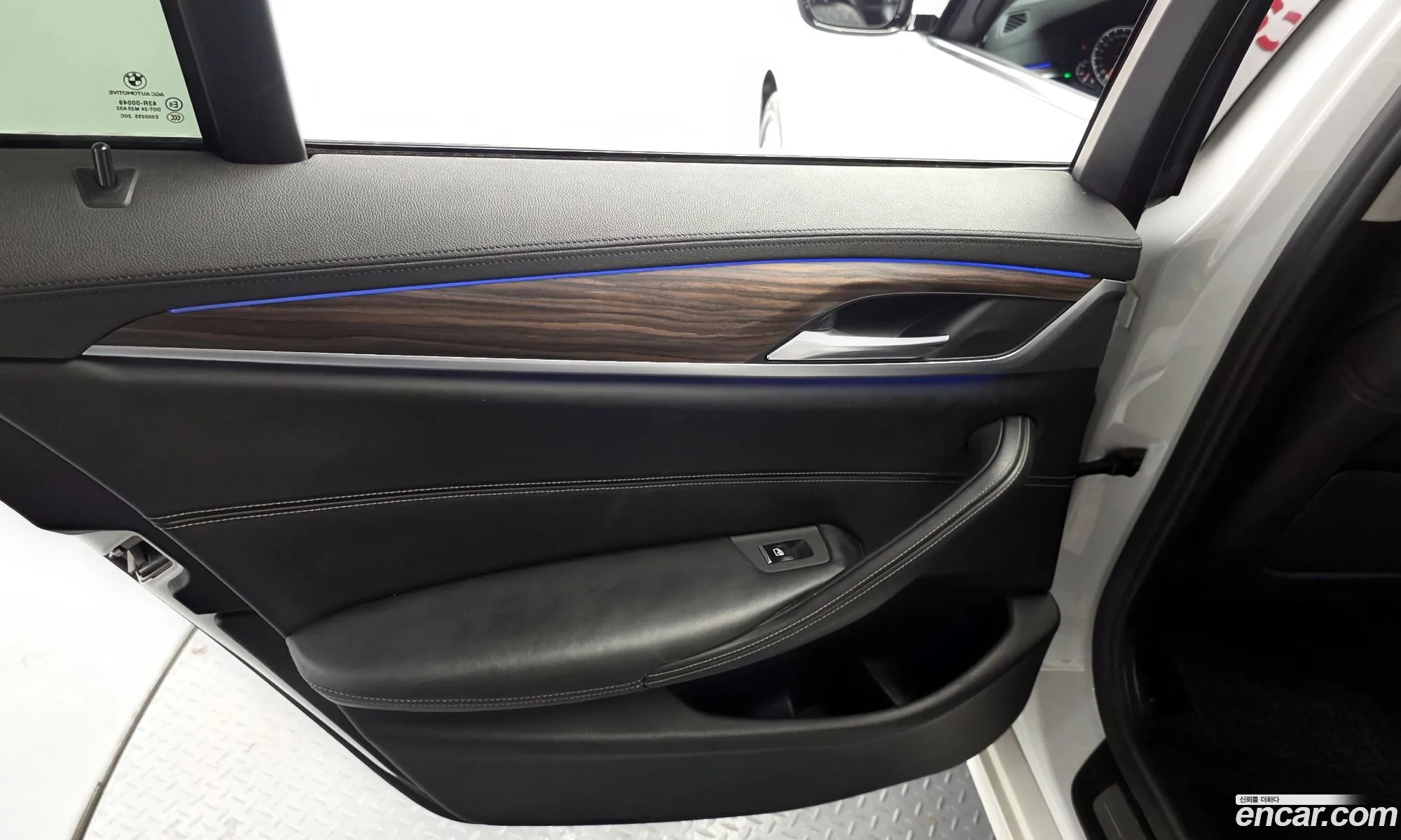 BMW 5 Series 2018 WBAJD3105JWC99427 — 3